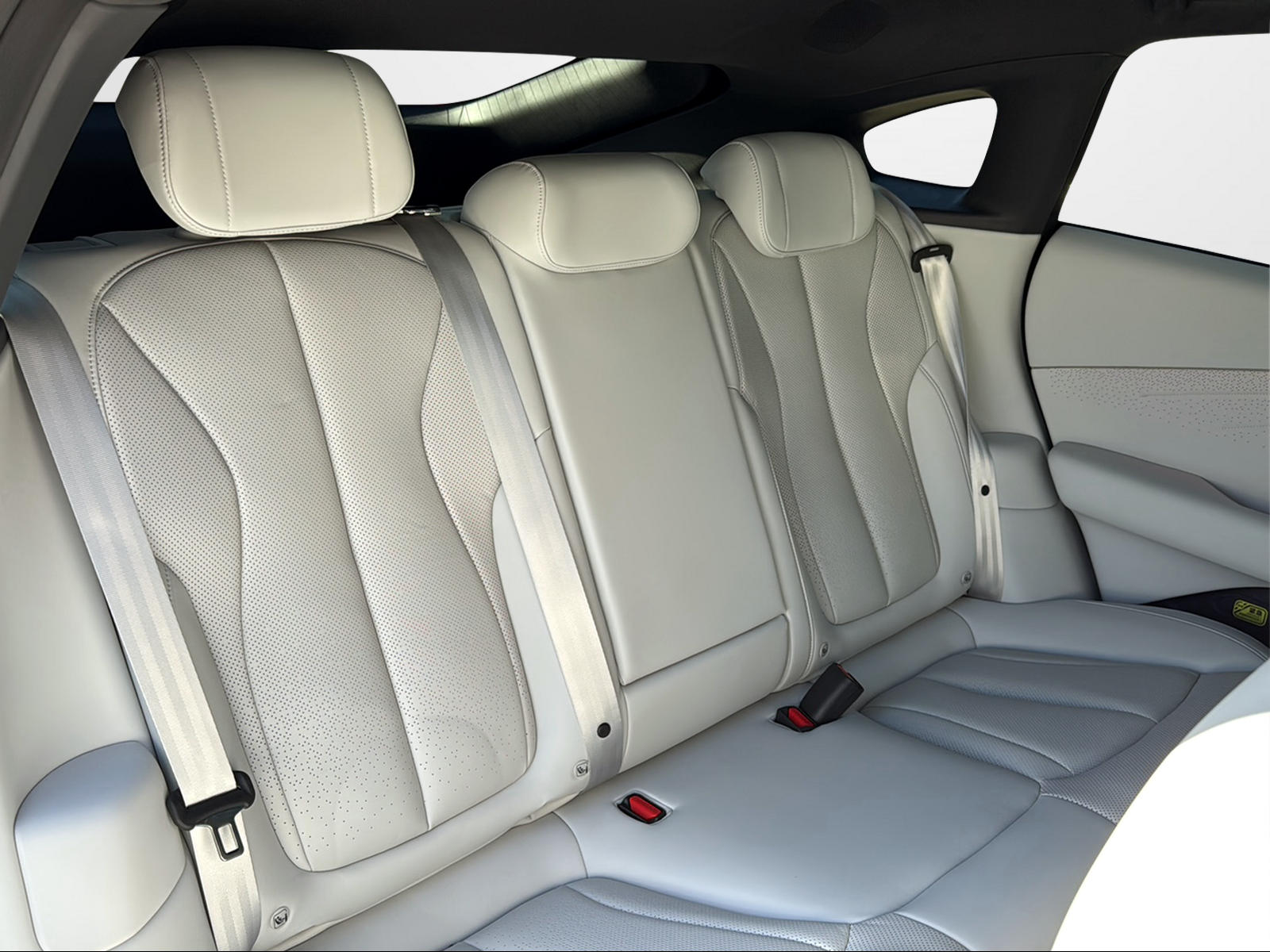 XPENG P7+ 75kWh Performance AWD-image-12