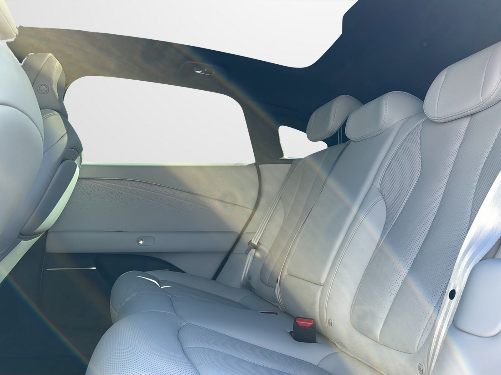 XPENG P7+ 75kWh Performance AWD-image-11
