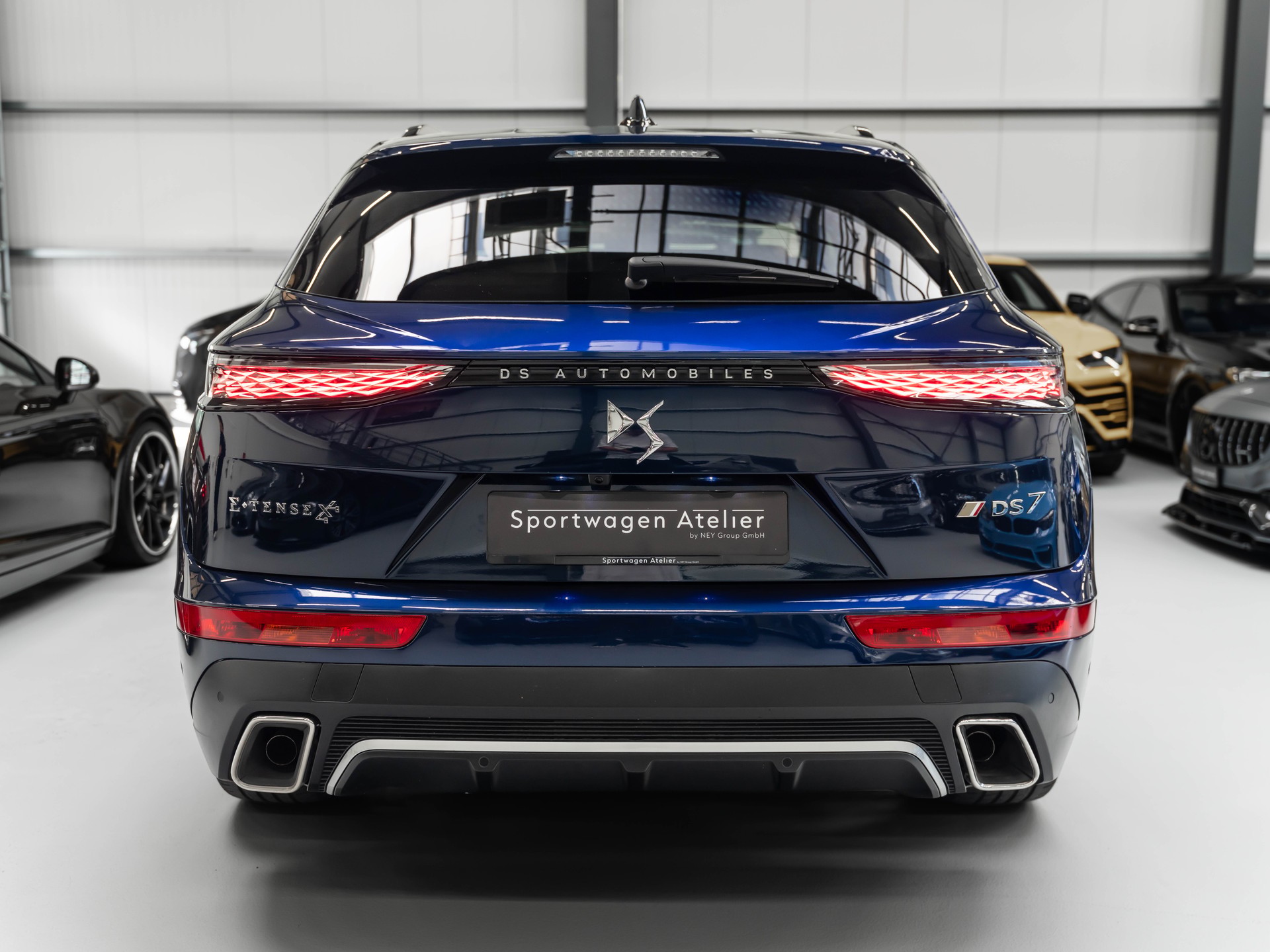 DS AUTOMOBILES DS 7 Crossback E-Tense 360 4x4 Opéra-showroom-element-2