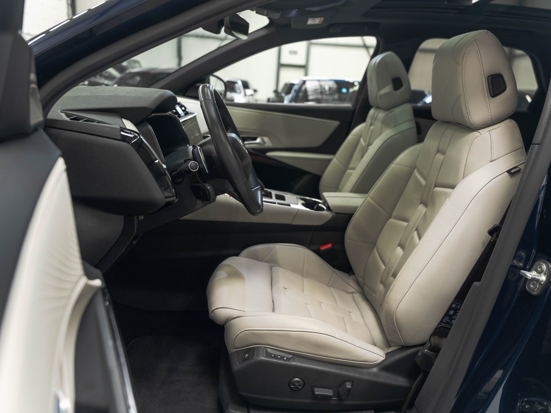 DS AUTOMOBILES DS 7 Crossback E-Tense 360 4x4 Opéra-image-8