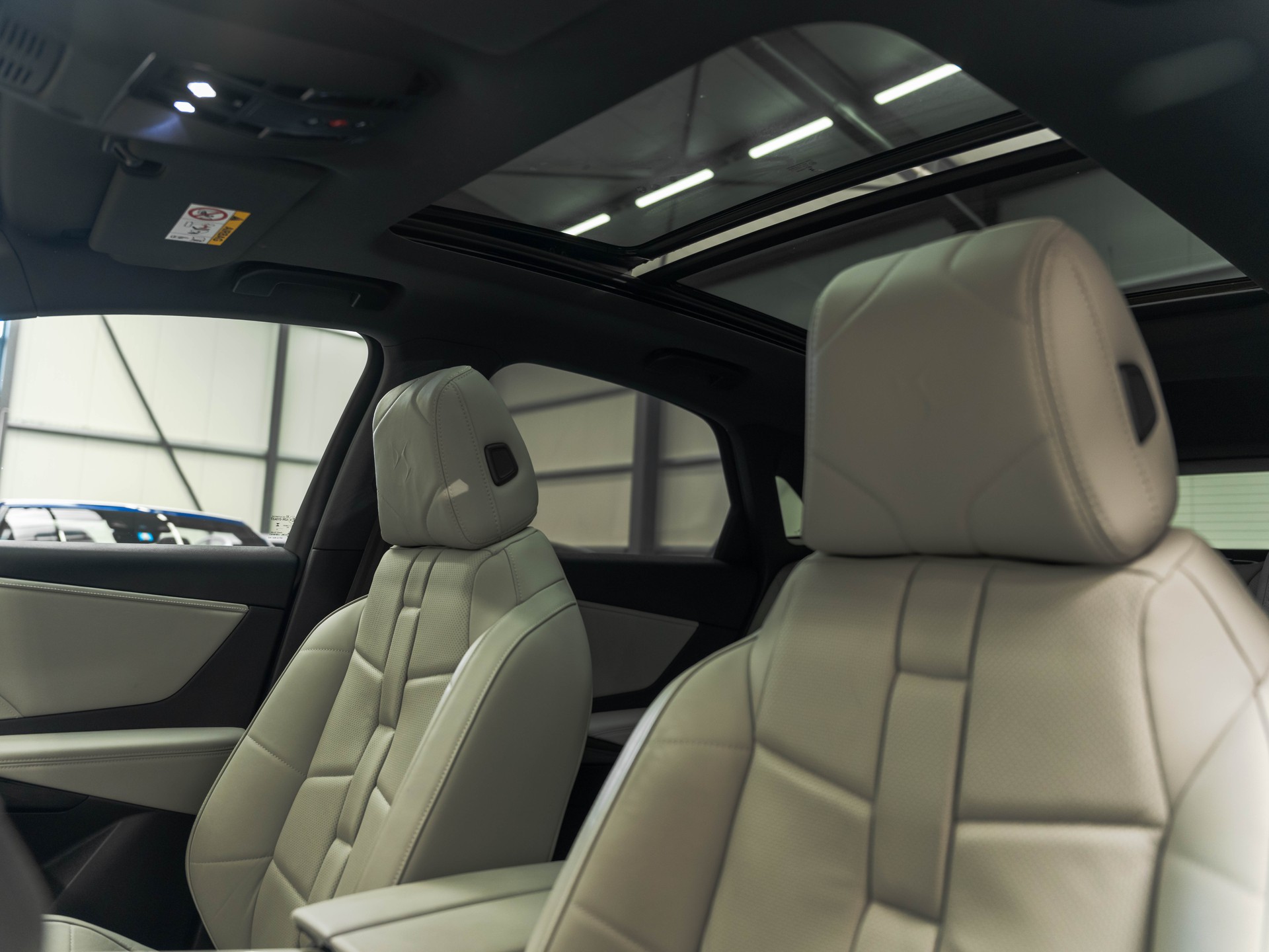 DS AUTOMOBILES DS 7 Crossback E-Tense 360 4x4 Opéra-image-10