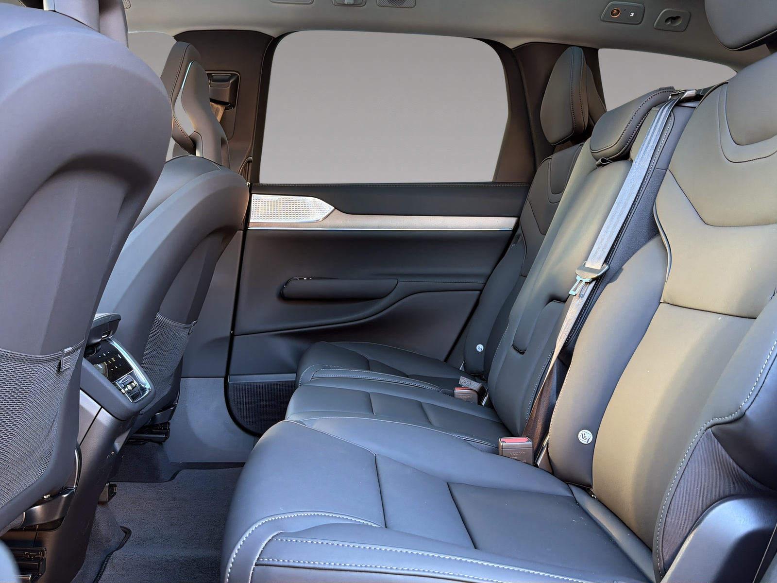 VOLVO EX90 Twin Ultra AWD-image-17