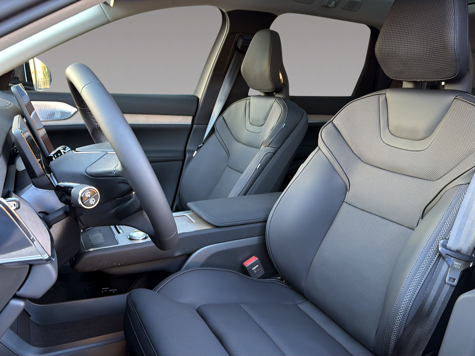 VOLVO EX90 Twin Ultra AWD-image-6