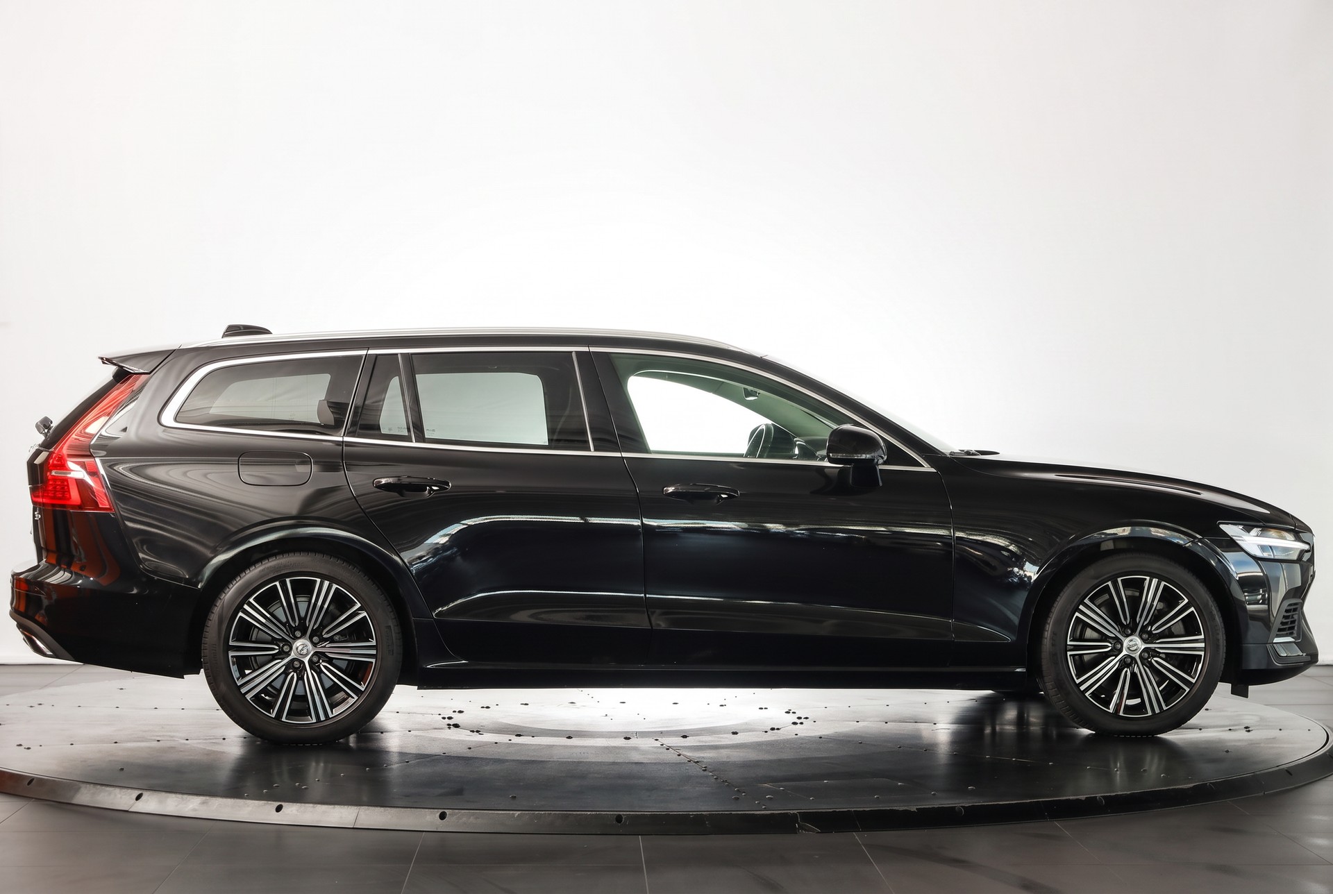 VOLVO V60 T6 eAWD Twin Engine Inscription Geartronic-showroom-element-2