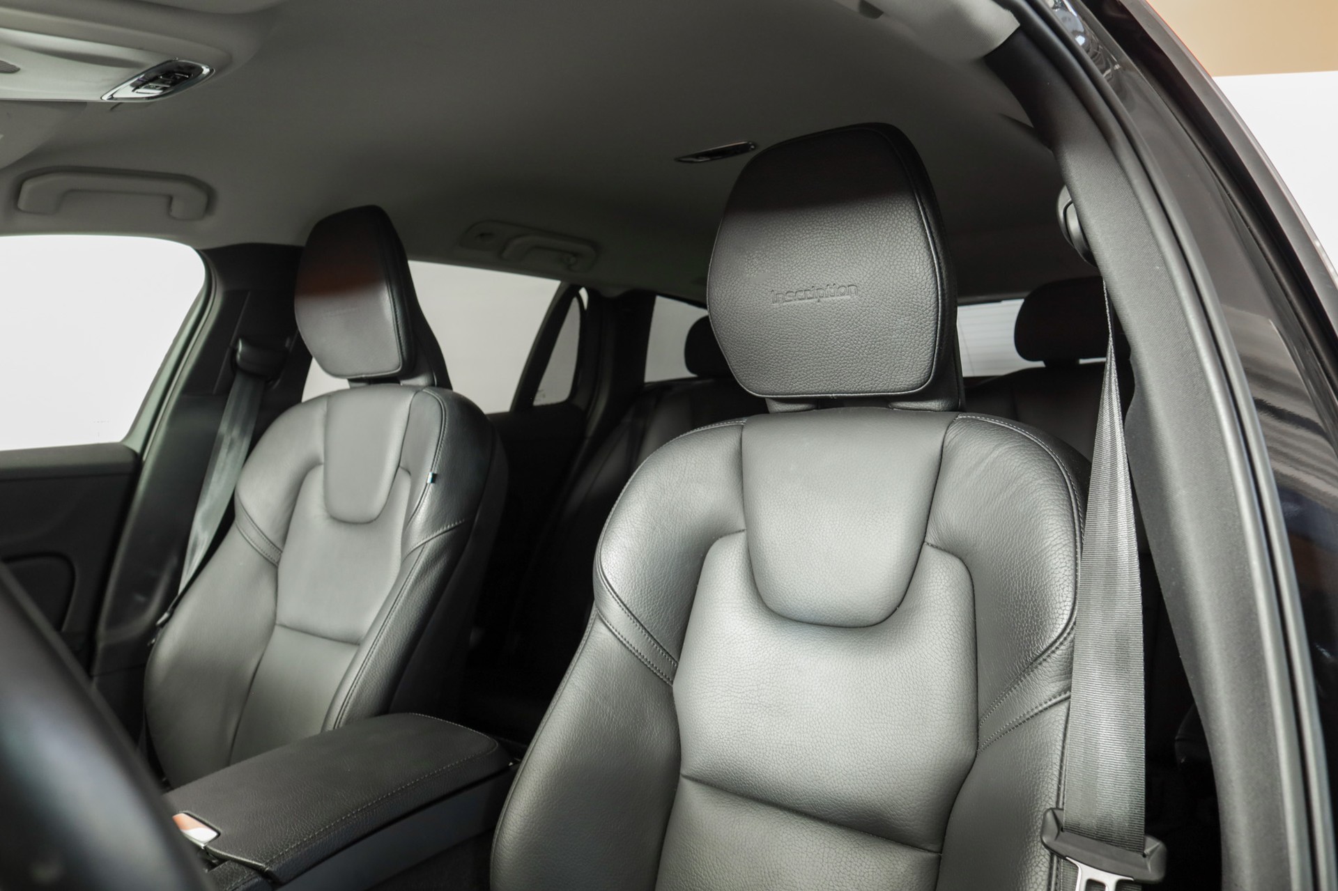 VOLVO V60 T6 eAWD Twin Engine Inscription Geartronic-image-9