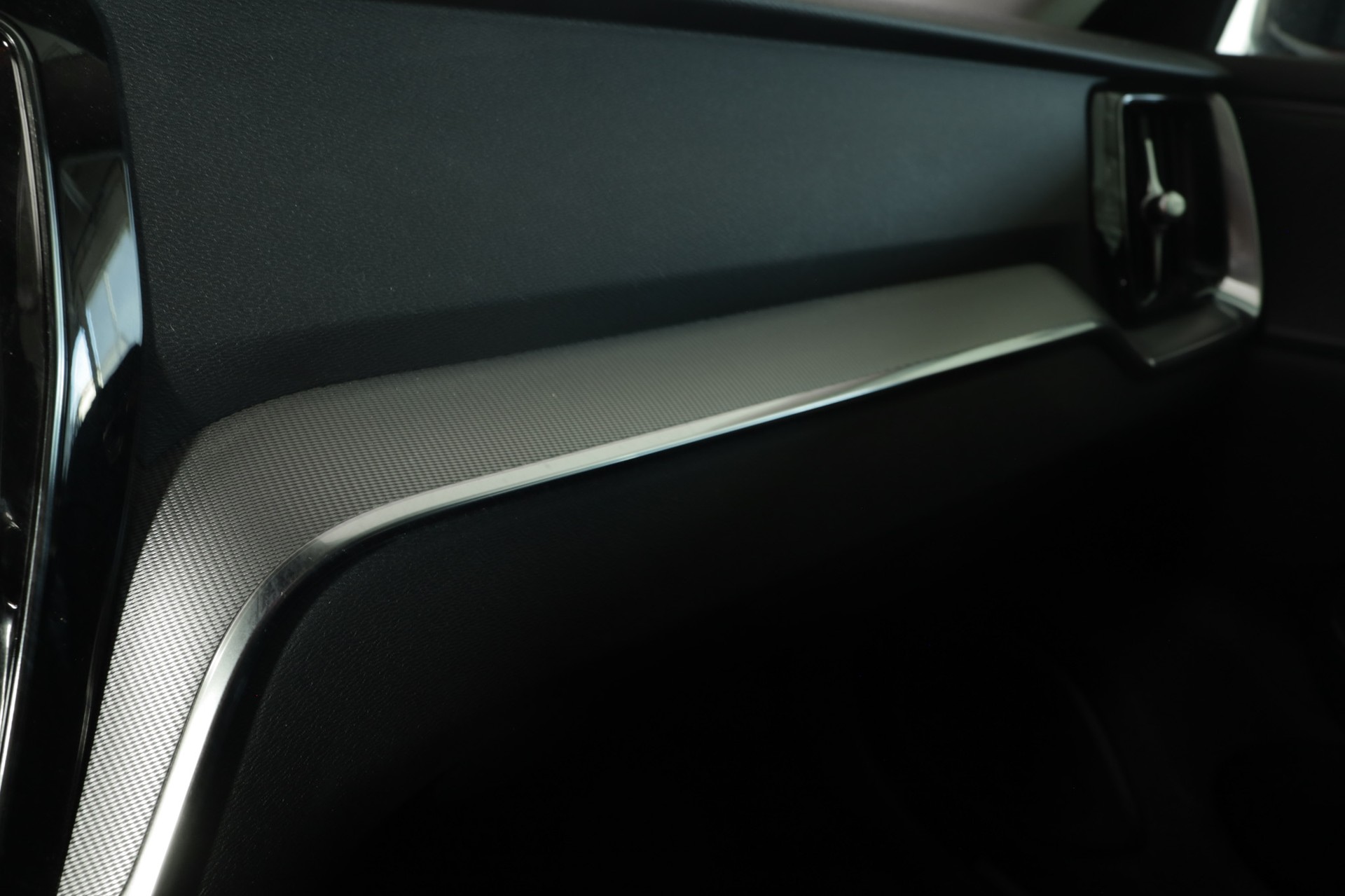 VOLVO V60 T6 eAWD Twin Engine Inscription Geartronic-image-17