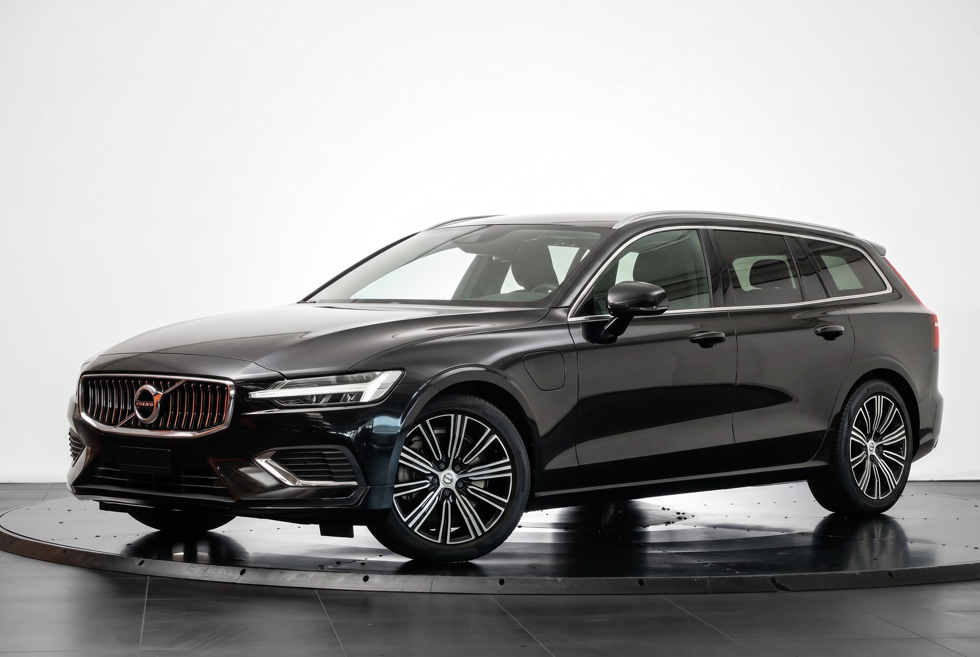 VOLVO V60 T6 eAWD Twin Engine Inscription Geartronic-image-5