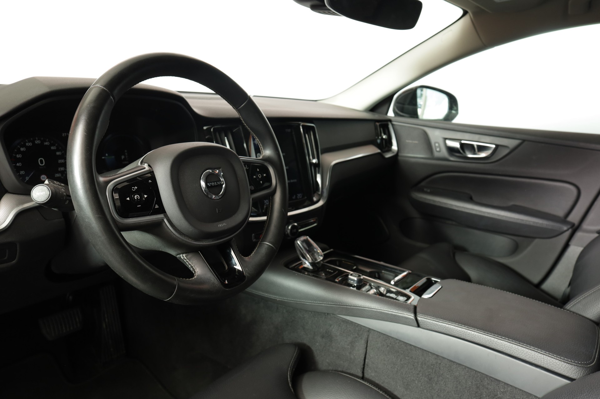 VOLVO V60 T6 eAWD Twin Engine Inscription Geartronic-image-11