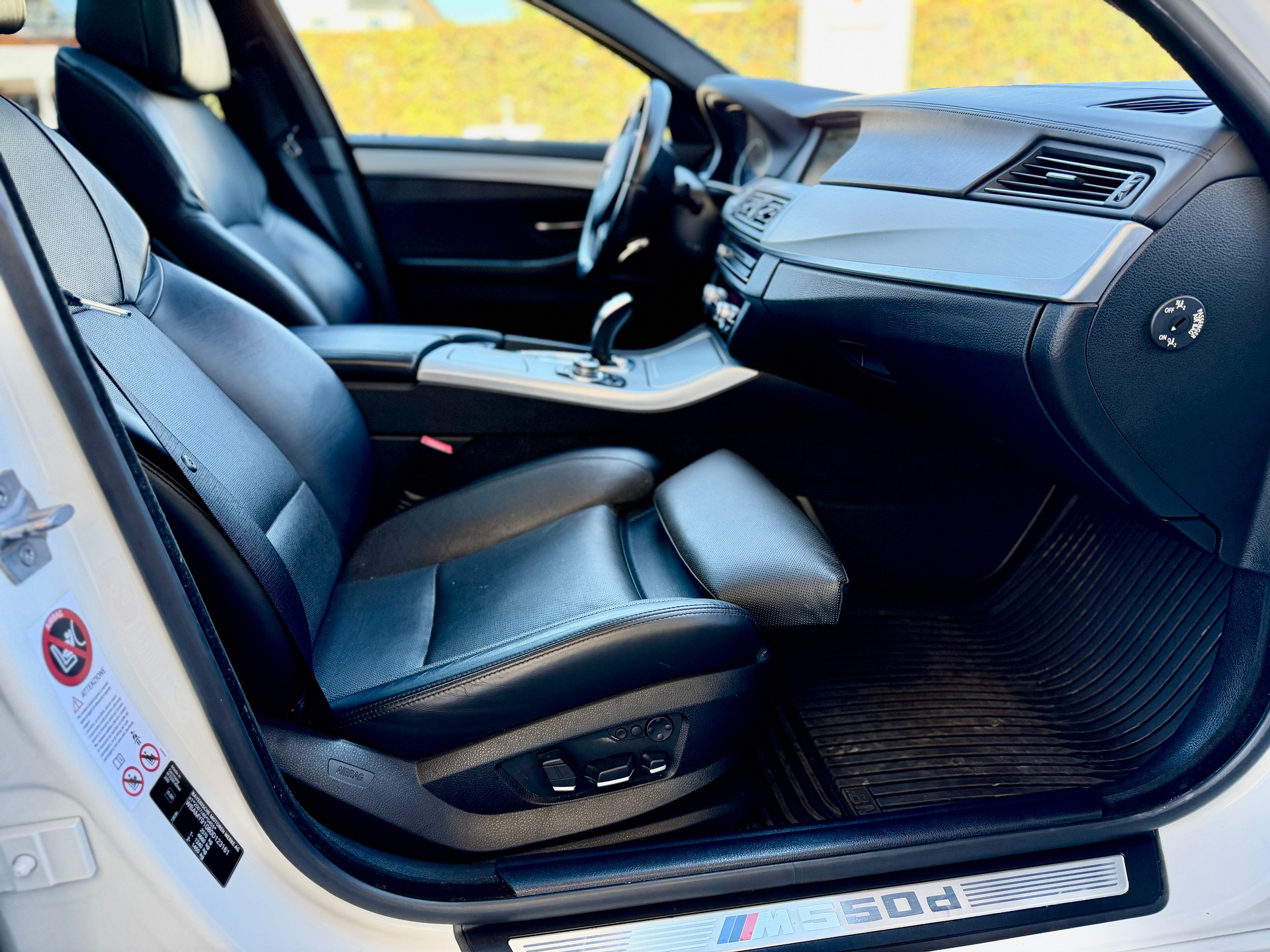 BMW M550d xDrive Touring Steptronic-image-10