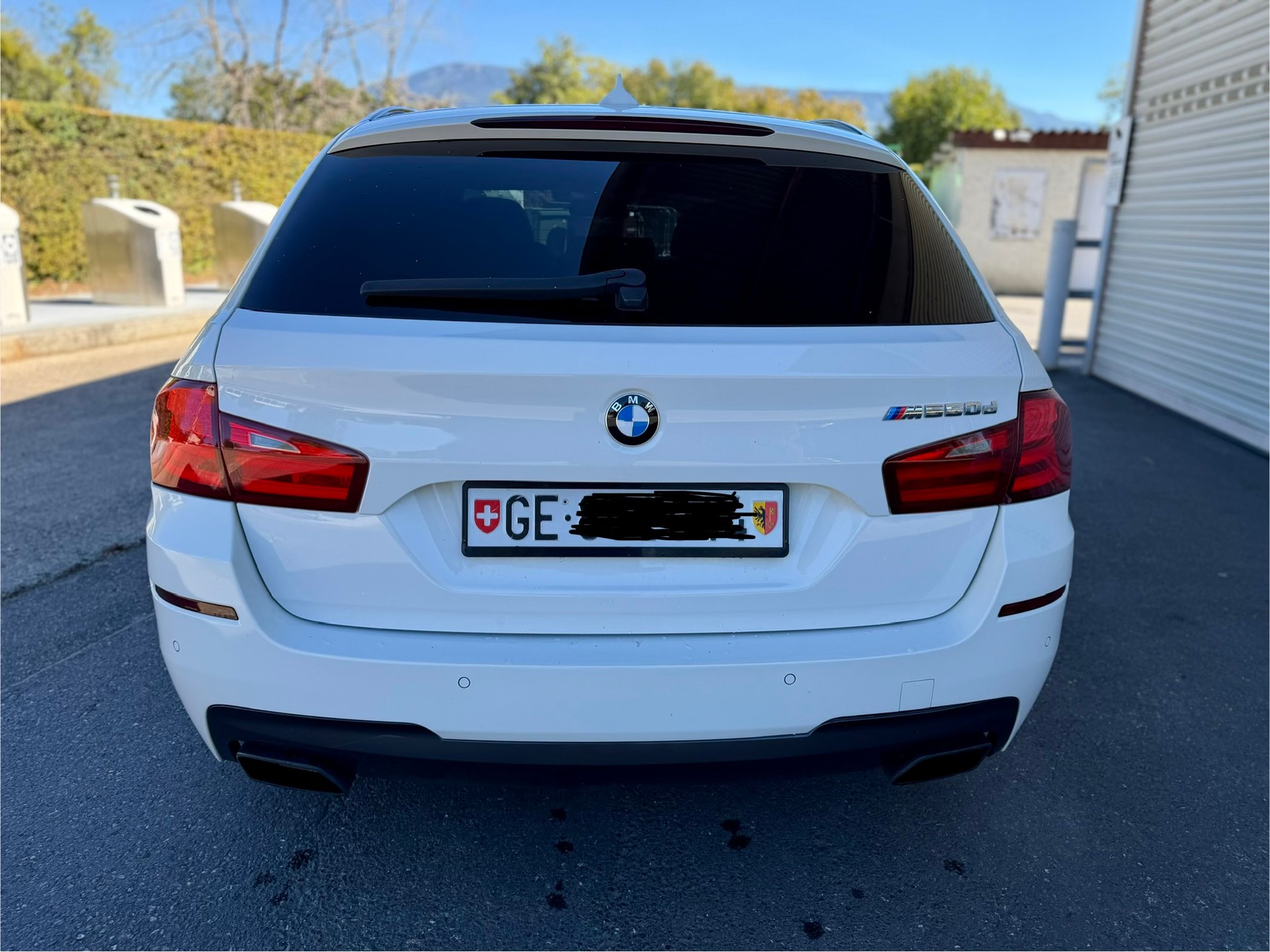 BMW M550d xDrive Touring Steptronic-image-5