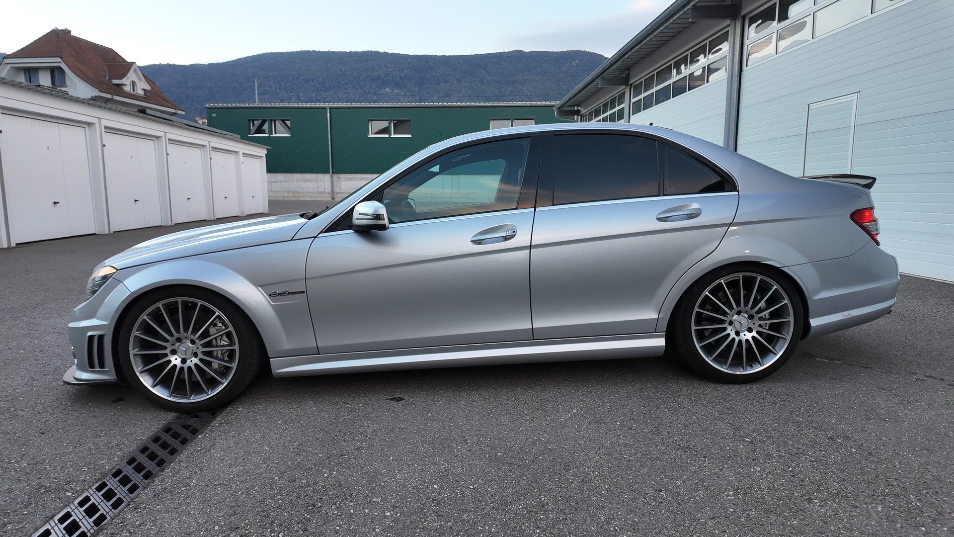 MERCEDES-BENZ C 63 AMG Avantgarde 7G-Tronic-showroom-element-2