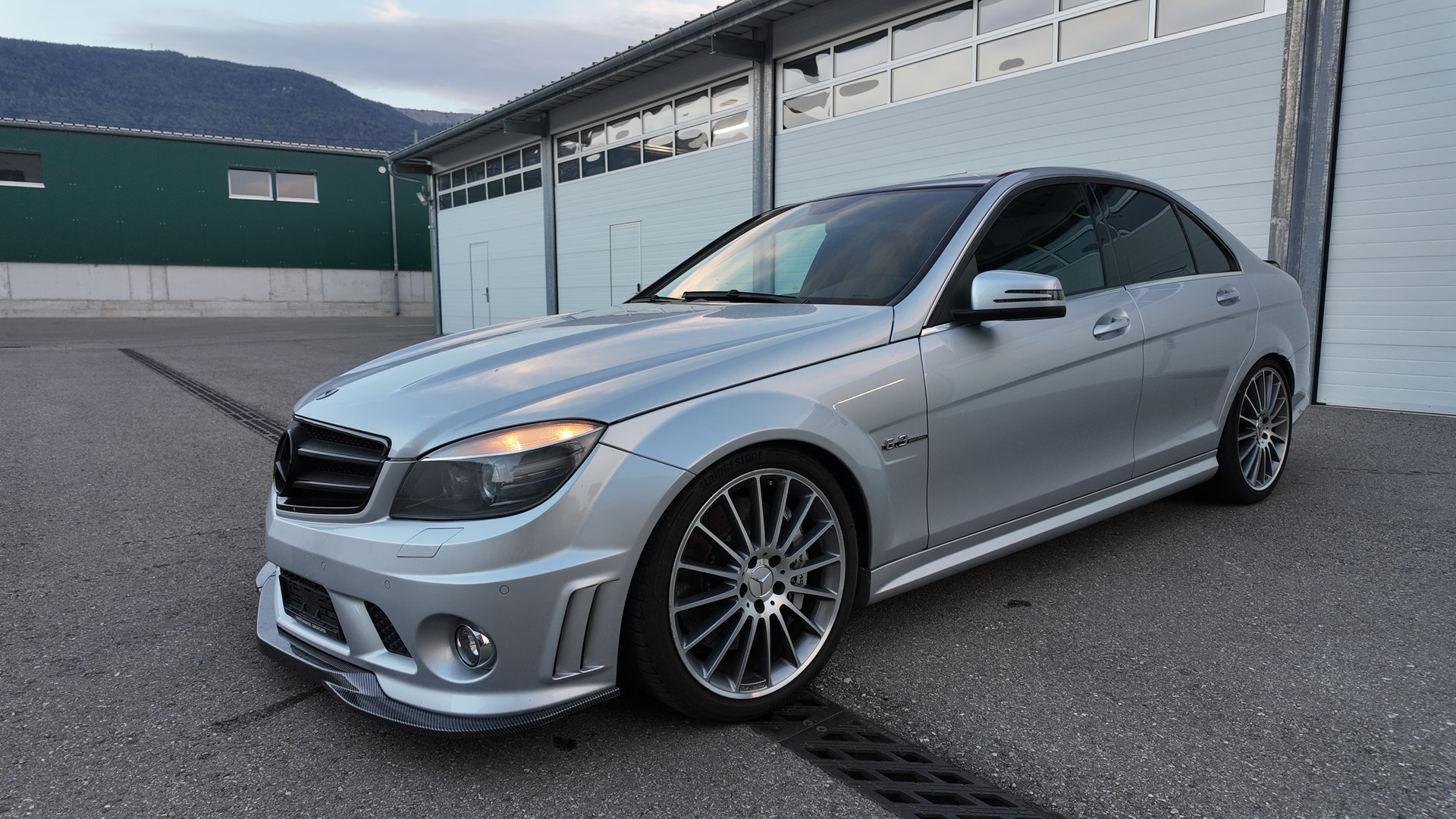 MERCEDES-BENZ C 63 AMG Avantgarde 7G-Tronic-showroom-element-1