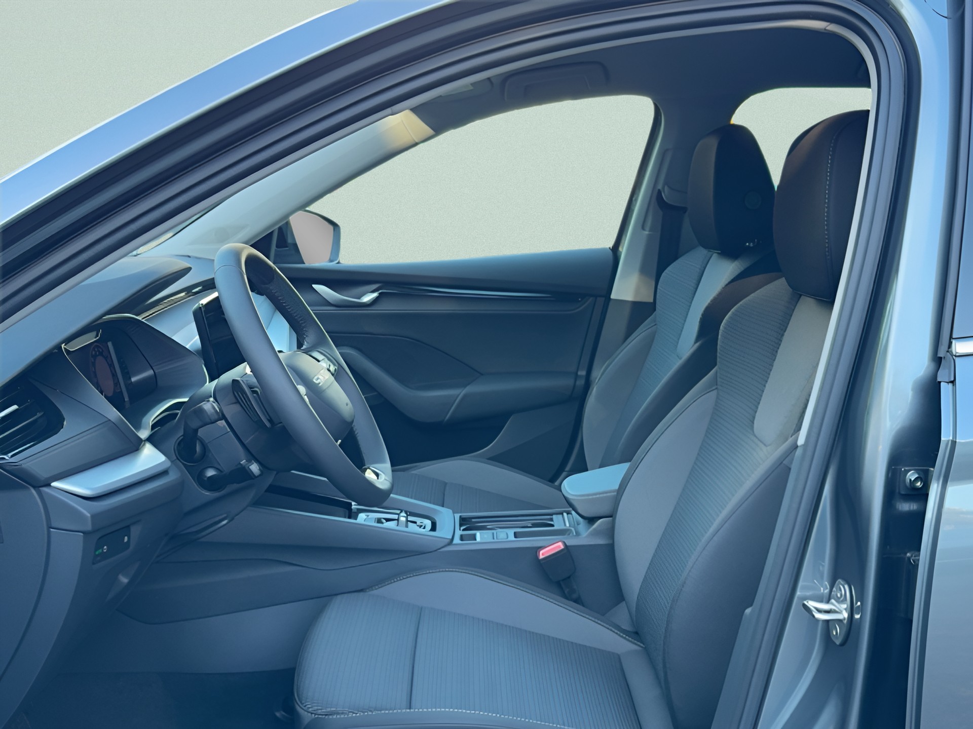 SKODA Octavia Combi 1.5 TSI mHEV DSG Selection-image-9