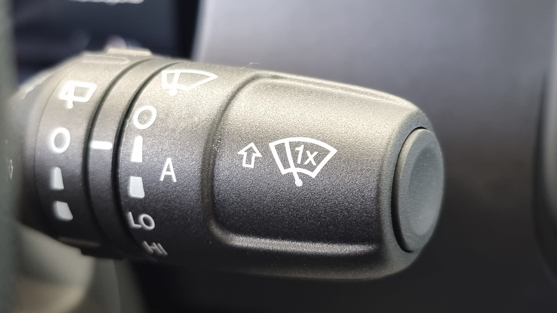 FIAT Panda 1.0 Hybrid Cross-image-12