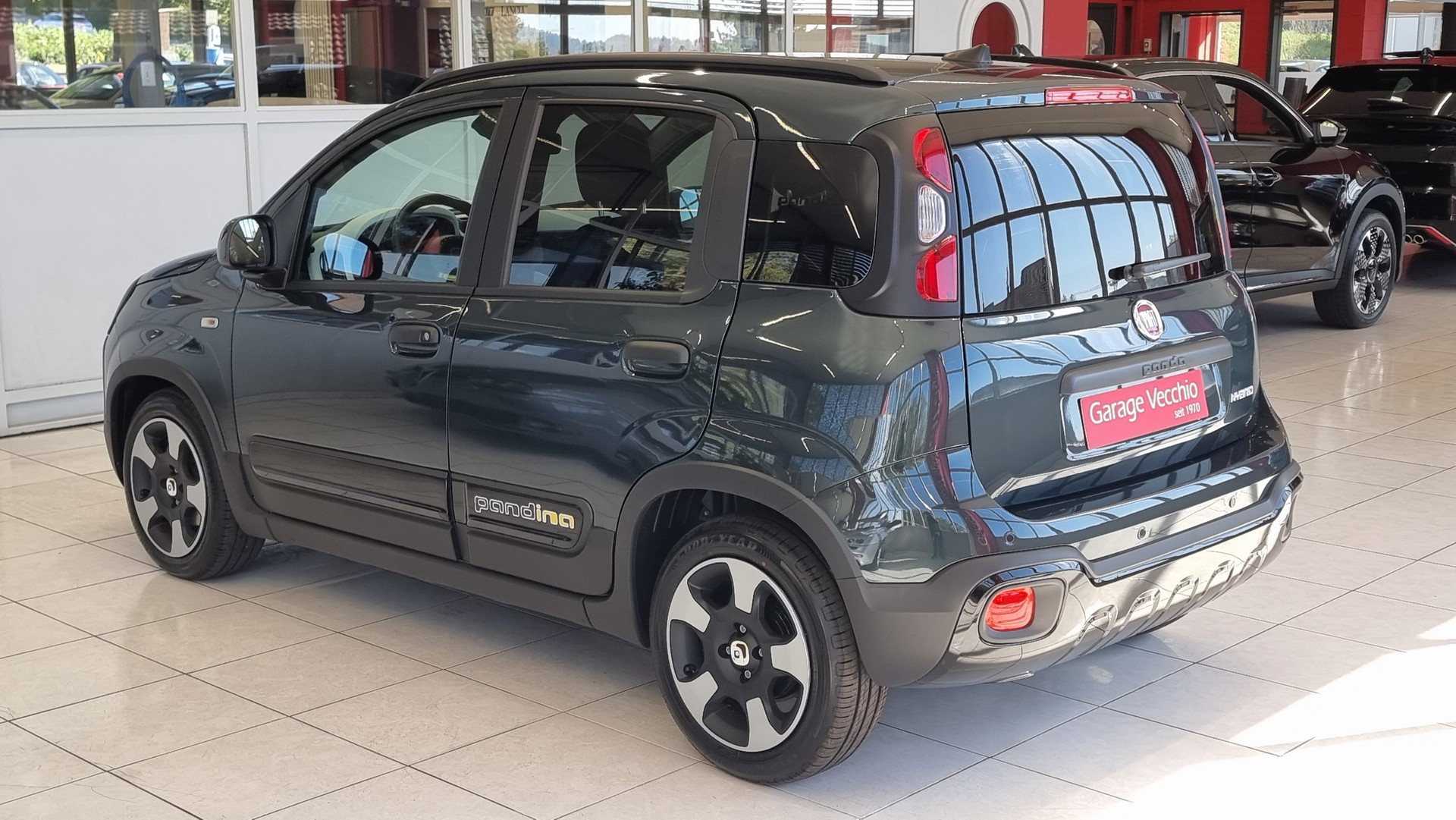 FIAT Panda 1.0 Hybrid Cross-showroom-element-3