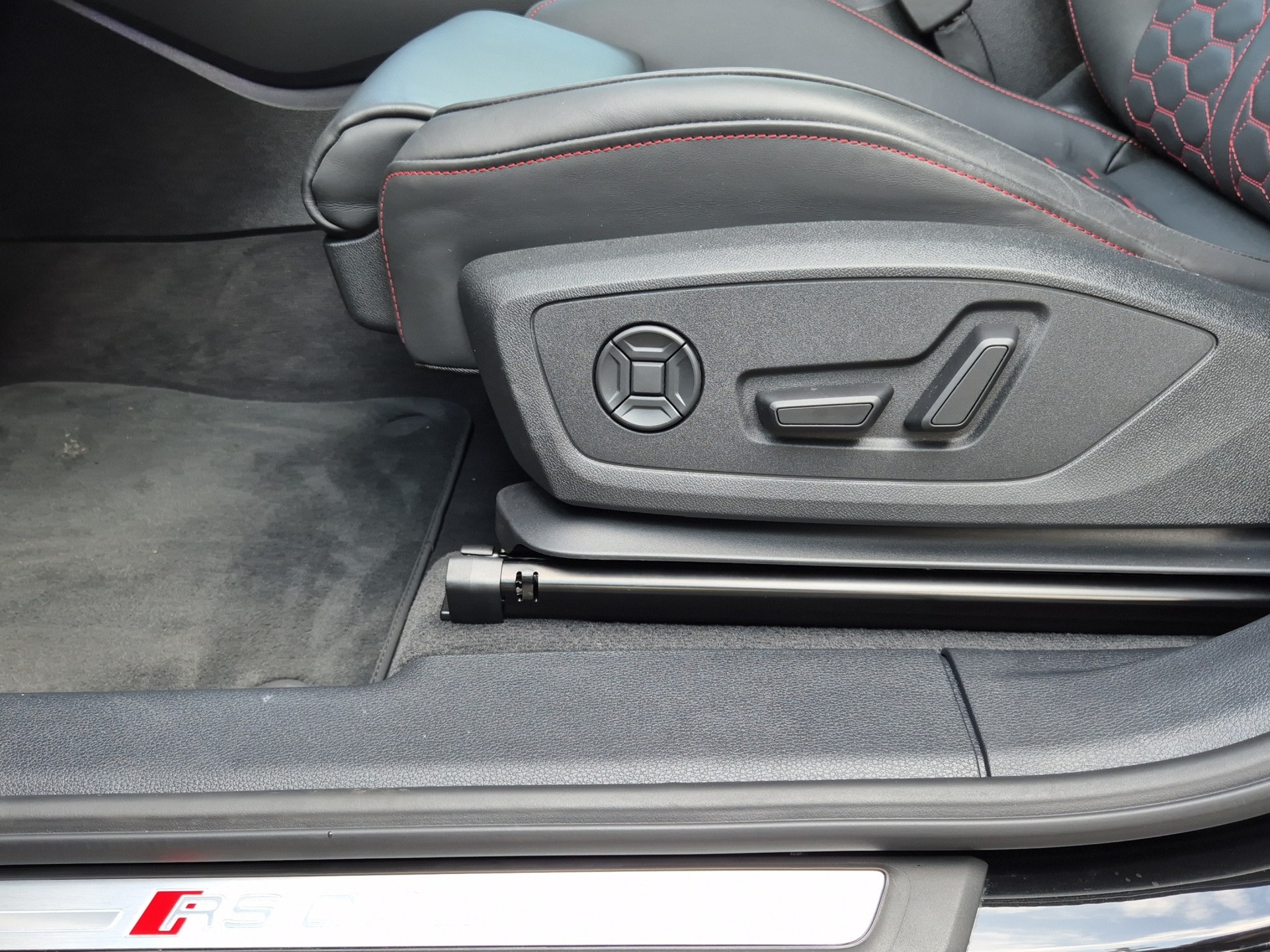 AUDI RS Q3 Sportback quattro S tronic-image-11