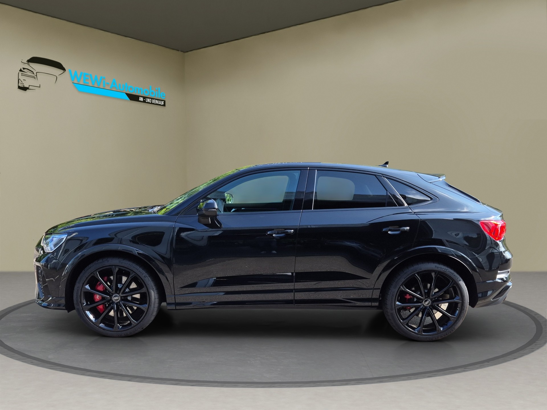 AUDI RS Q3 Sportback quattro S tronic-image-5