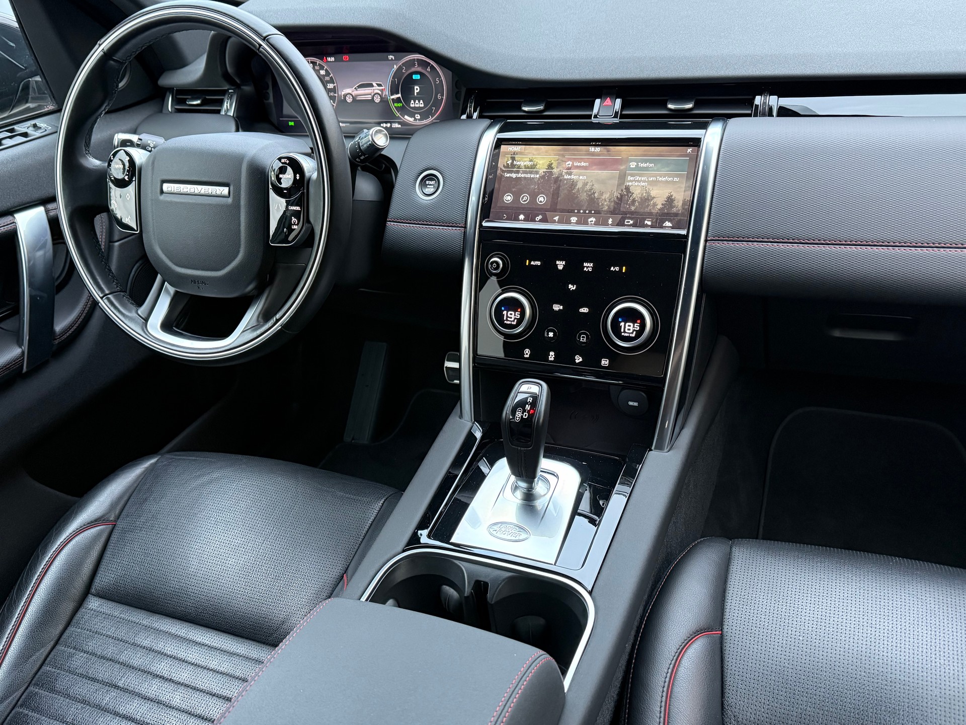 LAND ROVER Discovery Sport P300e S R-Dynamic-image-8