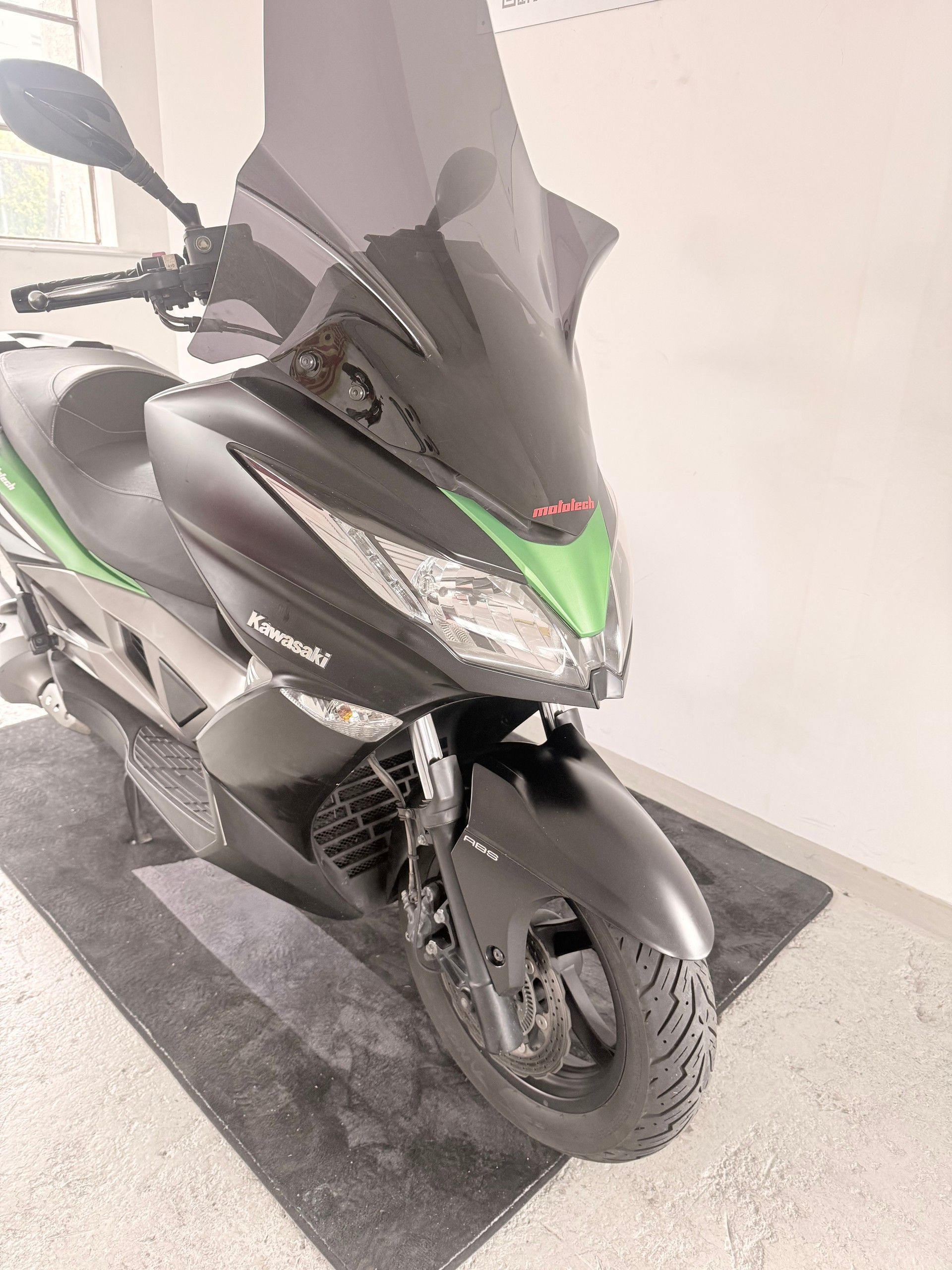 KAWASAKI J 300 ABS-image-2