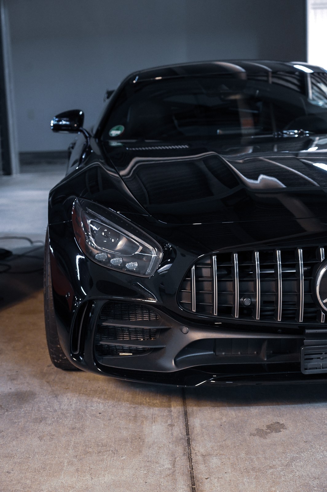 MERCEDES-BENZ AMG GT R AMG Track Package Speedshift DCT-image-2