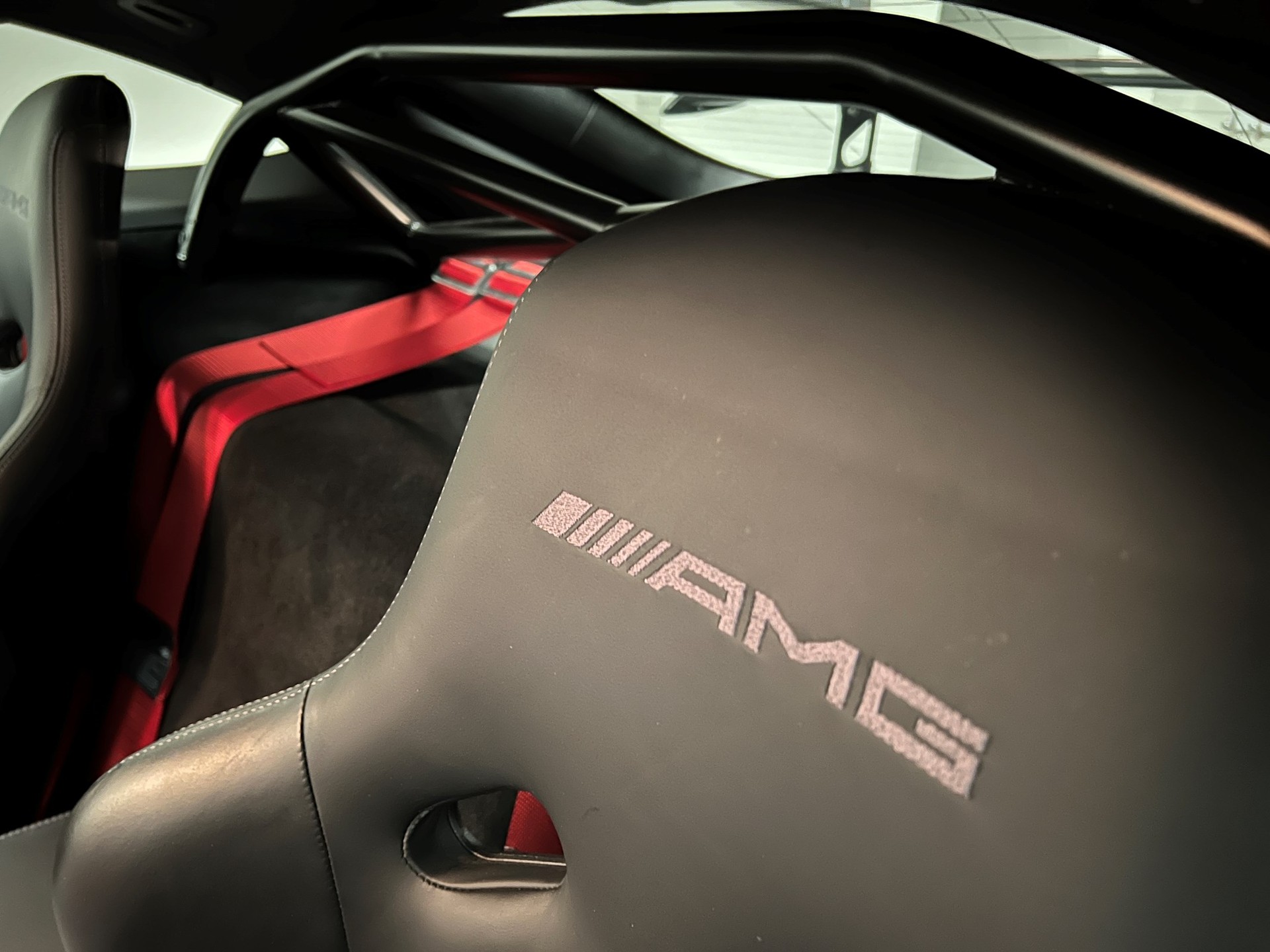 MERCEDES-BENZ AMG GT R AMG Track Package Speedshift DCT-image-10