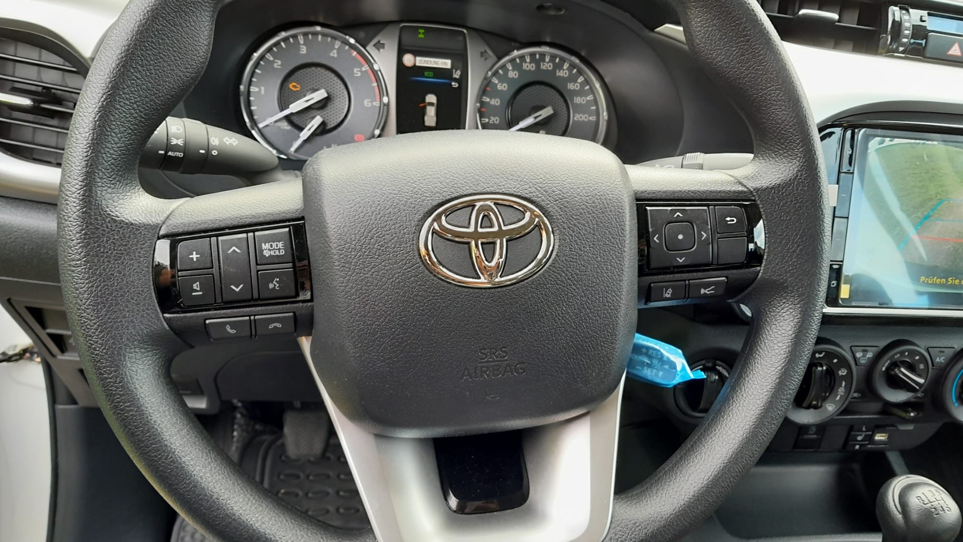 TOYOTA HI-LUX 2,8 DC 4x4 / Tech. Paket, inkl. AHK 3,5 Tonnen und Wanne, ALU + Offroadpneu optional *** kein Mildhybrid !!! ***-image-11