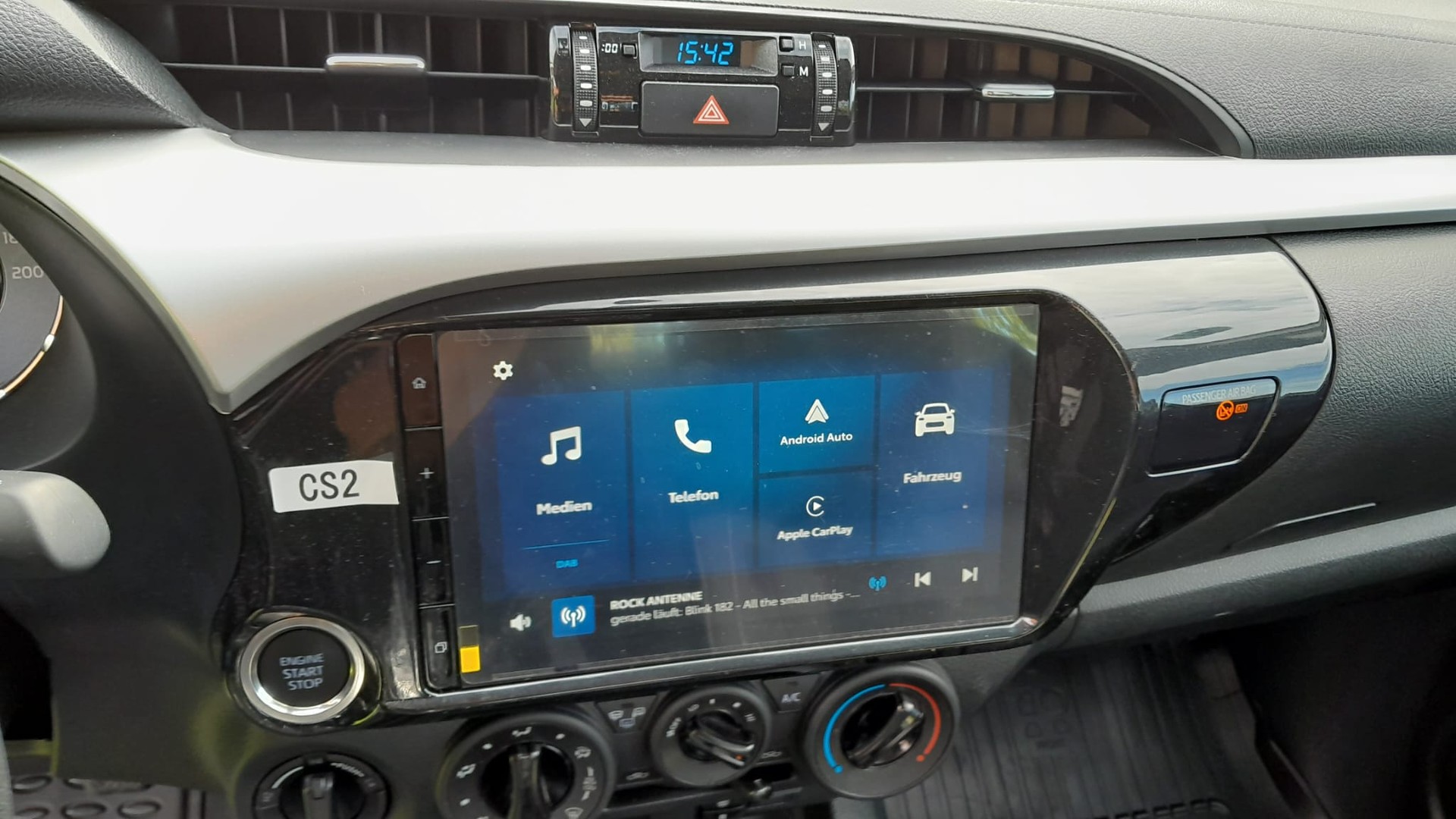 TOYOTA HI-LUX 2,8 DC 4x4 / Tech. Paket, inkl. AHK 3,5 Tonnen und Wanne, ALU + Offroadpneu optional *** kein Mildhybrid !!! ***-image-14
