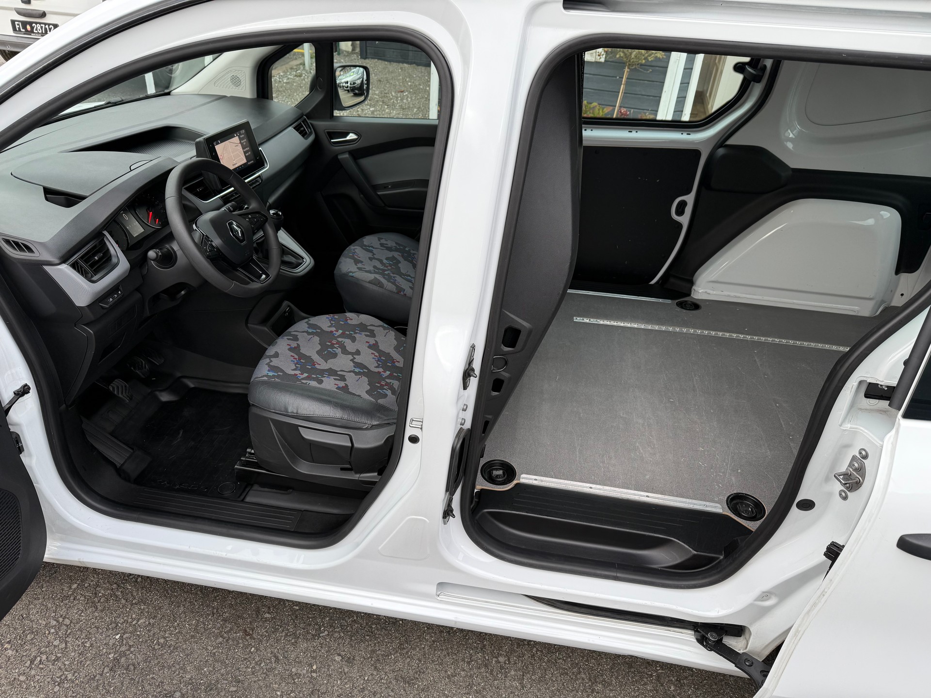 RENAULT Kangoo Van 1.5 dCi 95 Extra *AHK*-image-11
