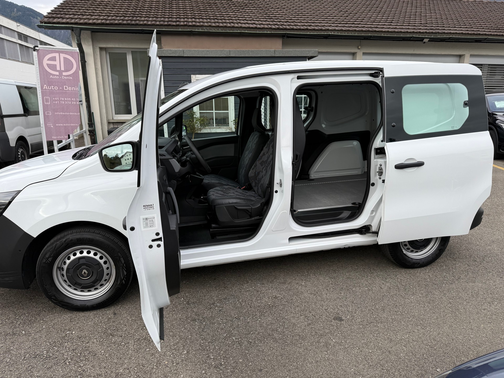 RENAULT Kangoo Van 1.5 dCi 95 Extra *AHK*-image-12