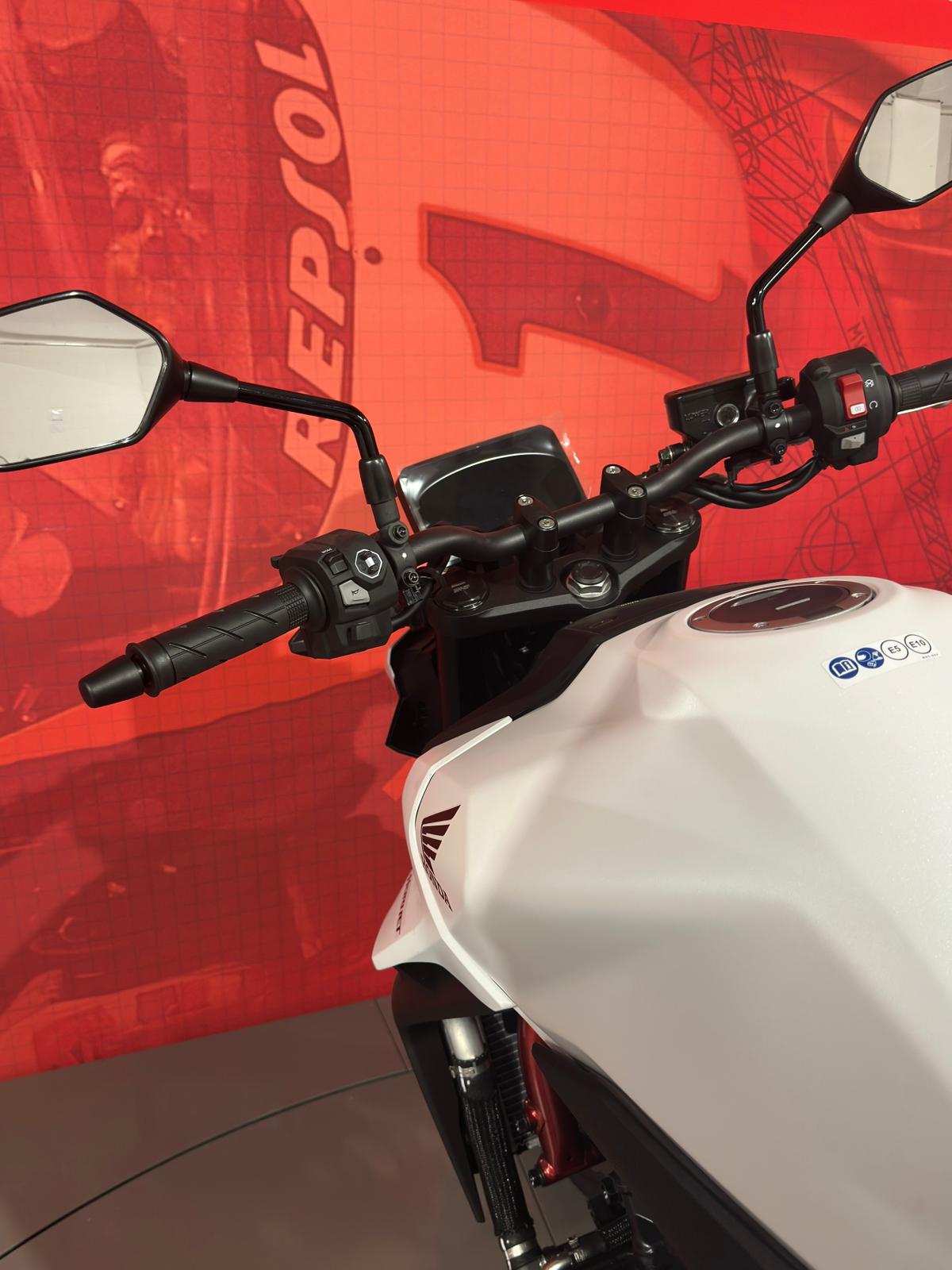 HONDA CB 750 Hornet *35KW* *Neufahrzeug*-image-9