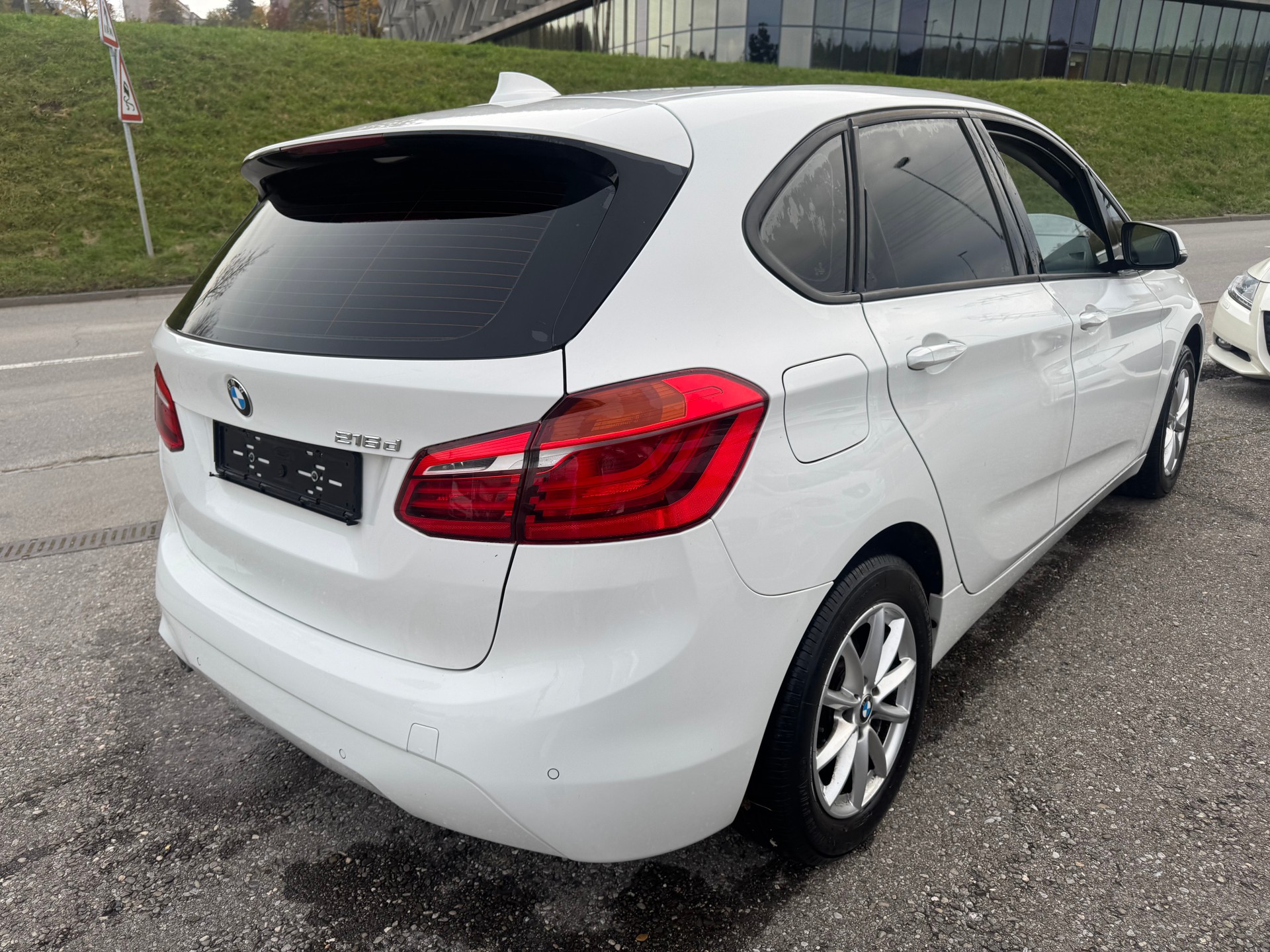 BMW 216d Active Tourer Sport Line-image-3