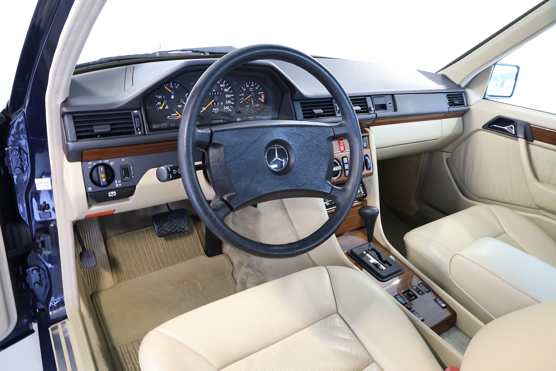 MERCEDES-BENZ 300 E 4-Matic Automatic *Veteranenfahrzeug*-image-12