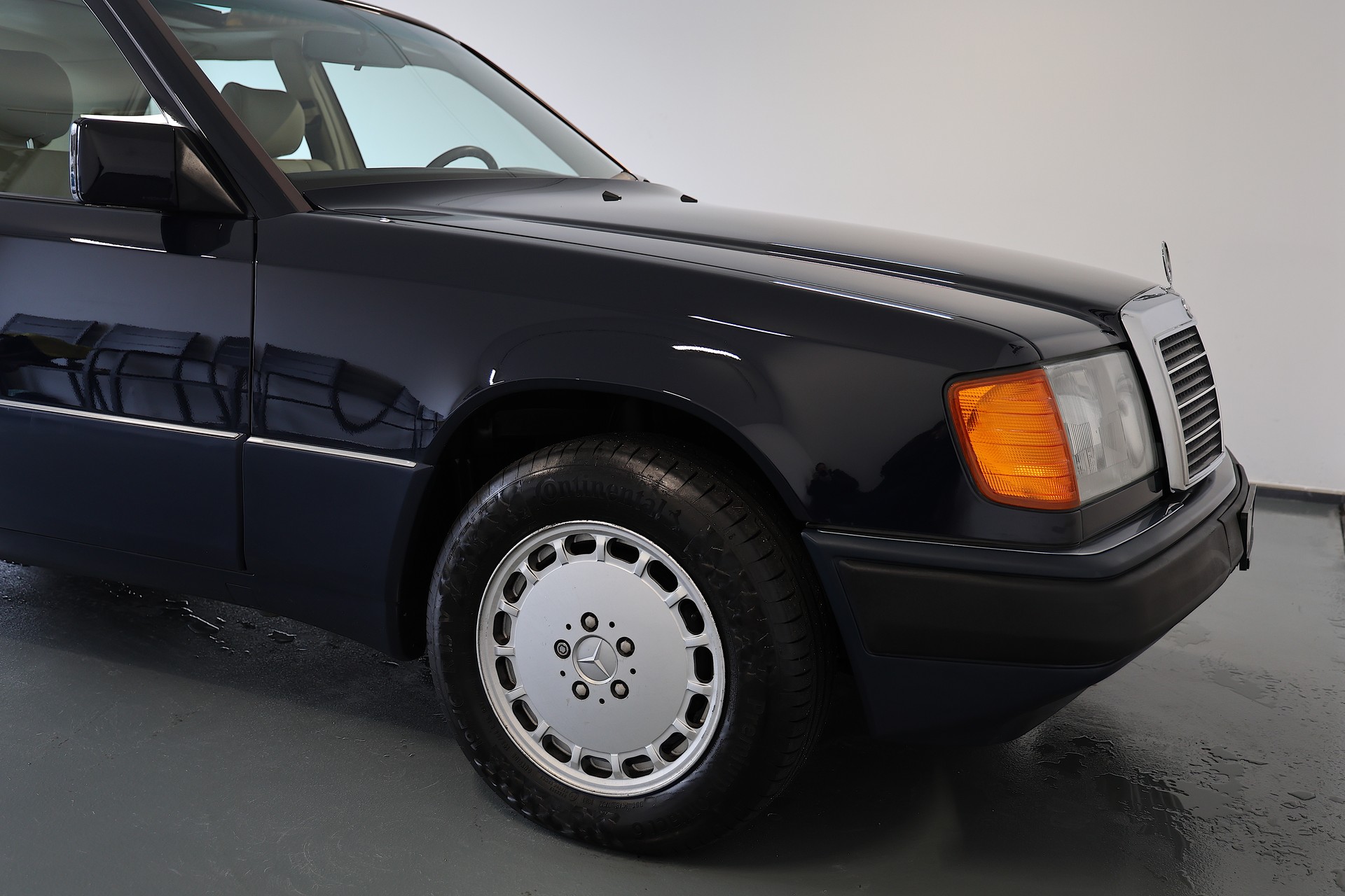 MERCEDES-BENZ 300 E 4-Matic Automatic *Veteranenfahrzeug*-image-6