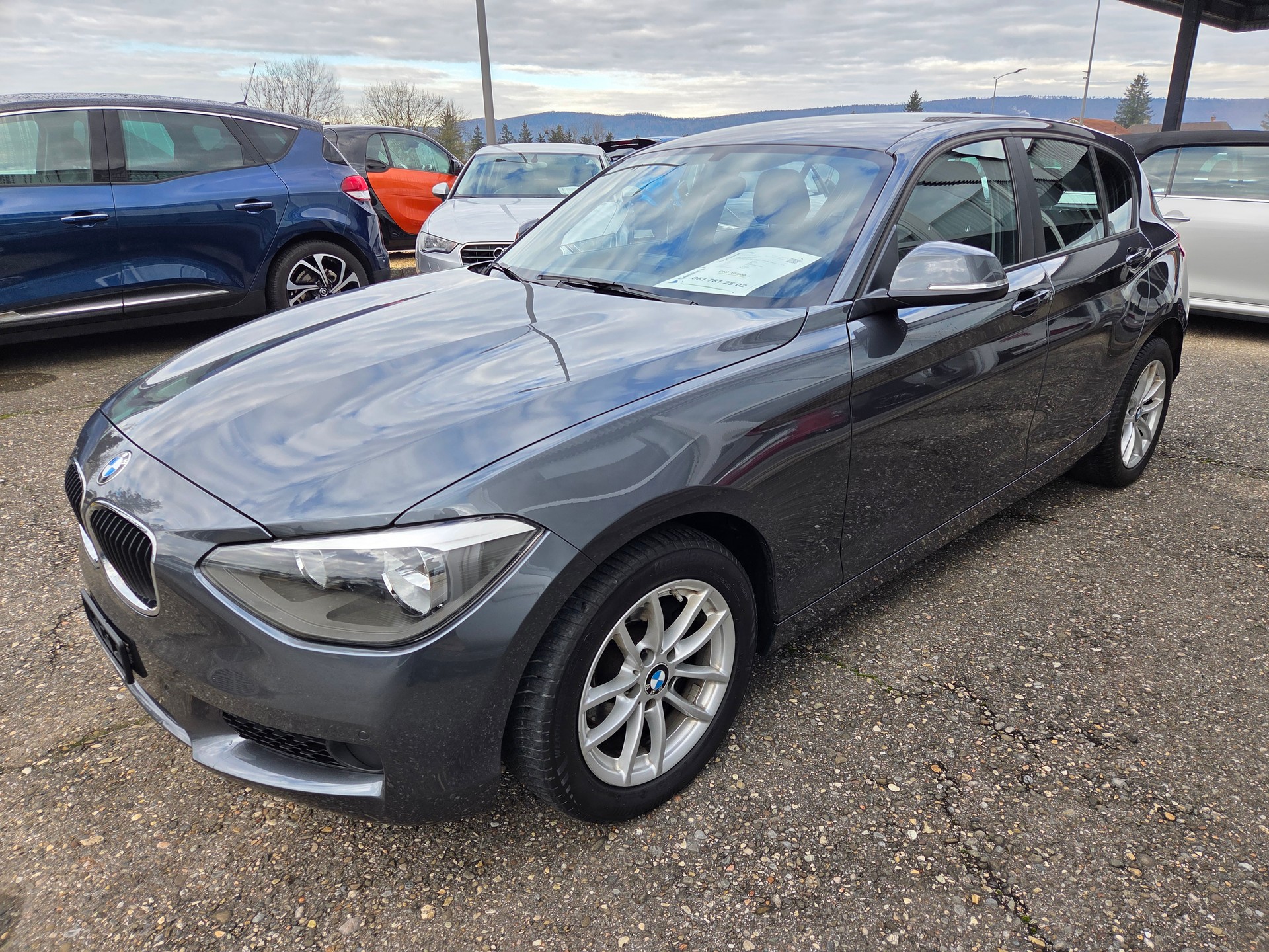 BMW 114d Business-showroom-element-2