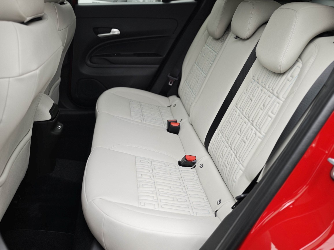 FIAT 600 1.2 Hybrid 145 La Prima Bicolore-image-8