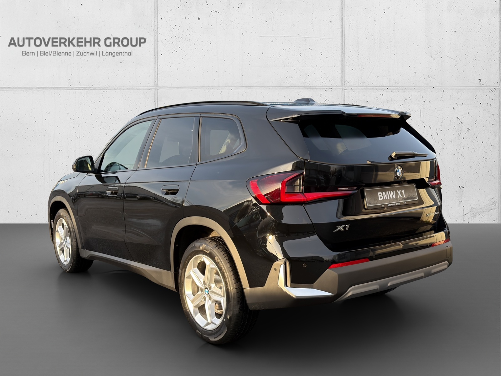 BMW X1 sDrive 18d-showroom-element-2