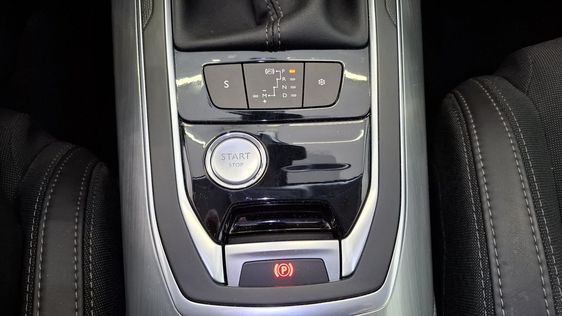 PEUGEOT 308 1.6 BlueHDI Active Automatic-image-14