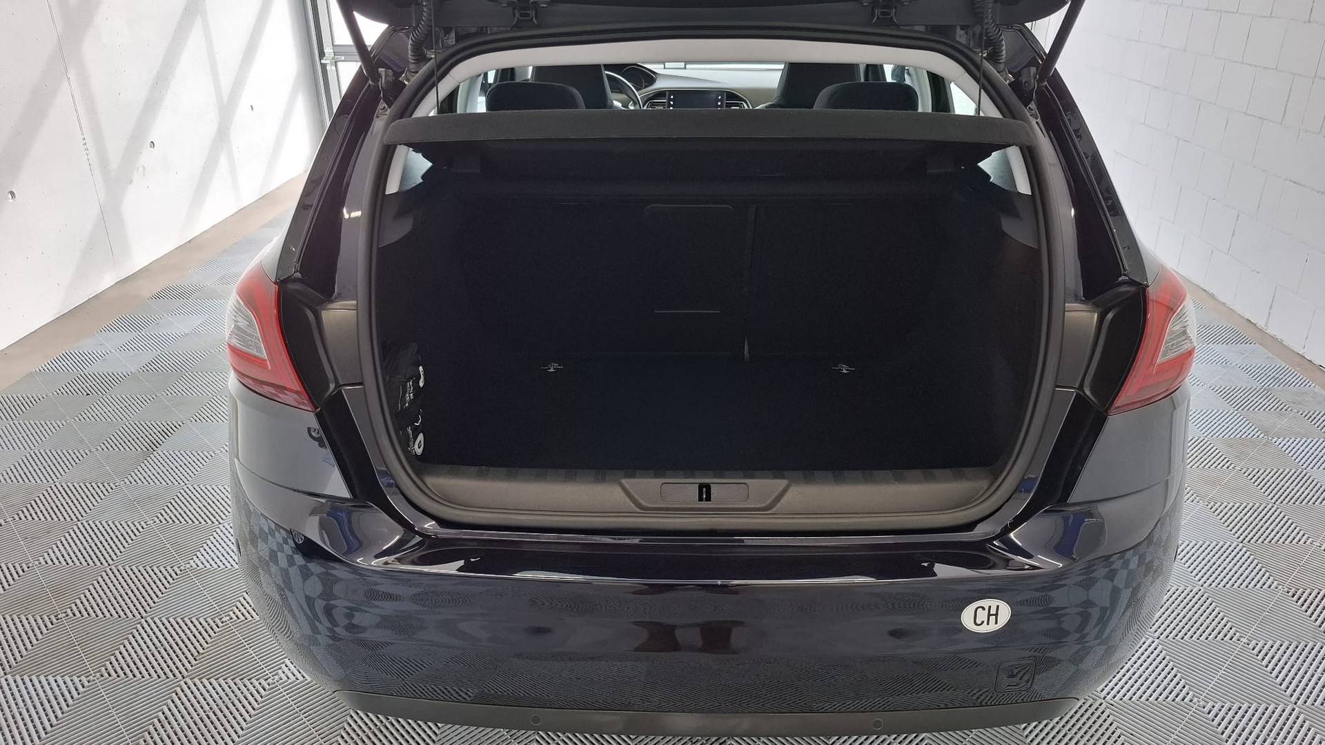 PEUGEOT 308 1.6 BlueHDI Active Automatic-image-10