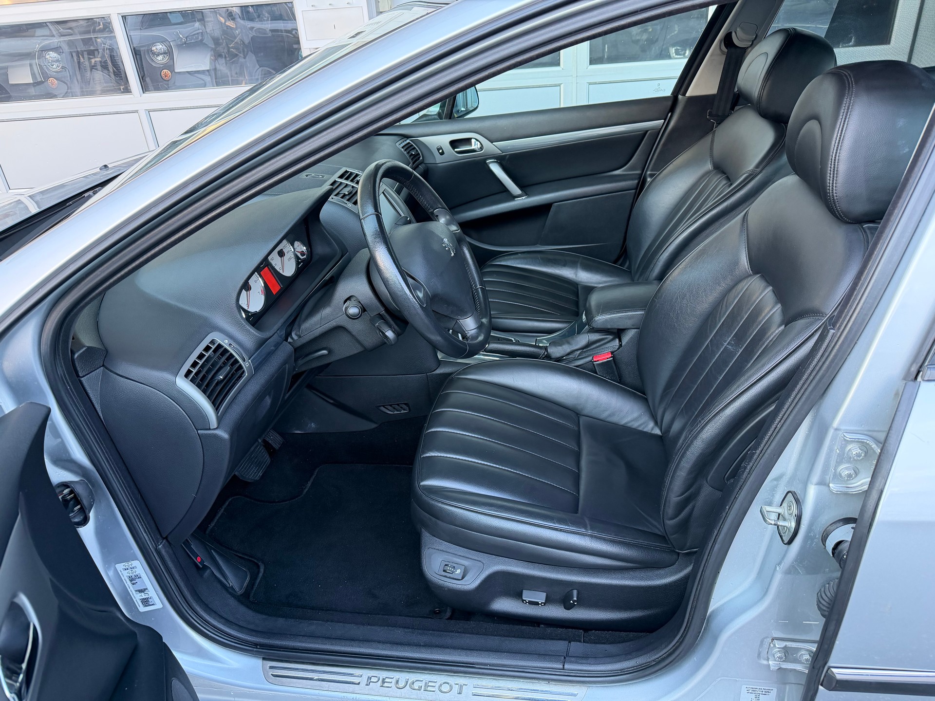 PEUGEOT 407 2.2 SV Executive-image-7