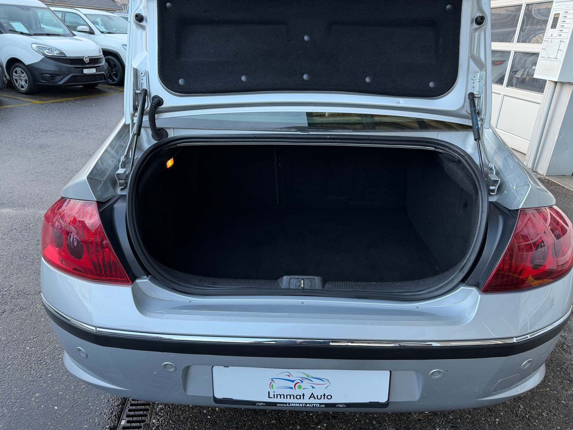 PEUGEOT 407 2.2 SV Executive-image-12