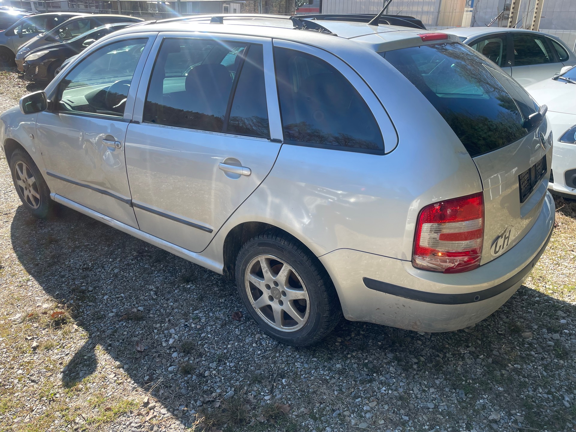 SKODA Fabia 1.4 16V Classic-image-2