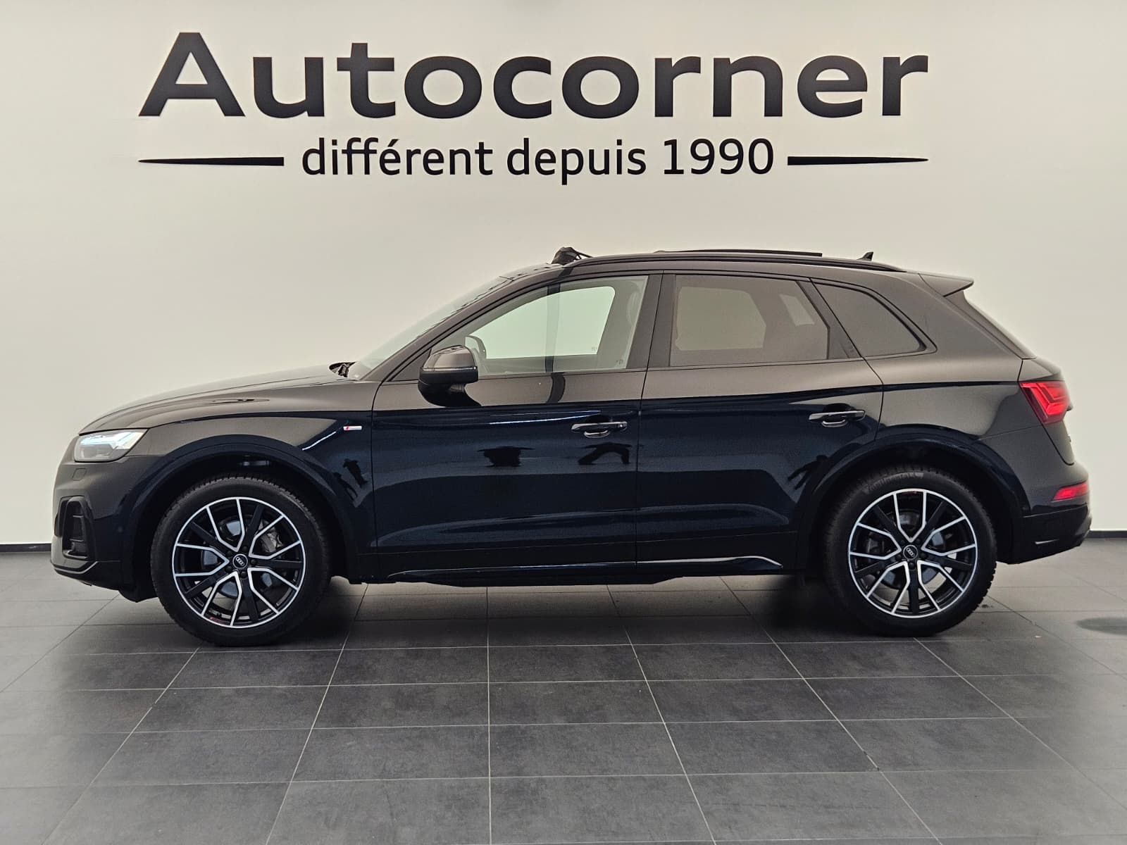 AUDI Q5 40 TDI Black Edition quattro S-tronic-showroom-element-1