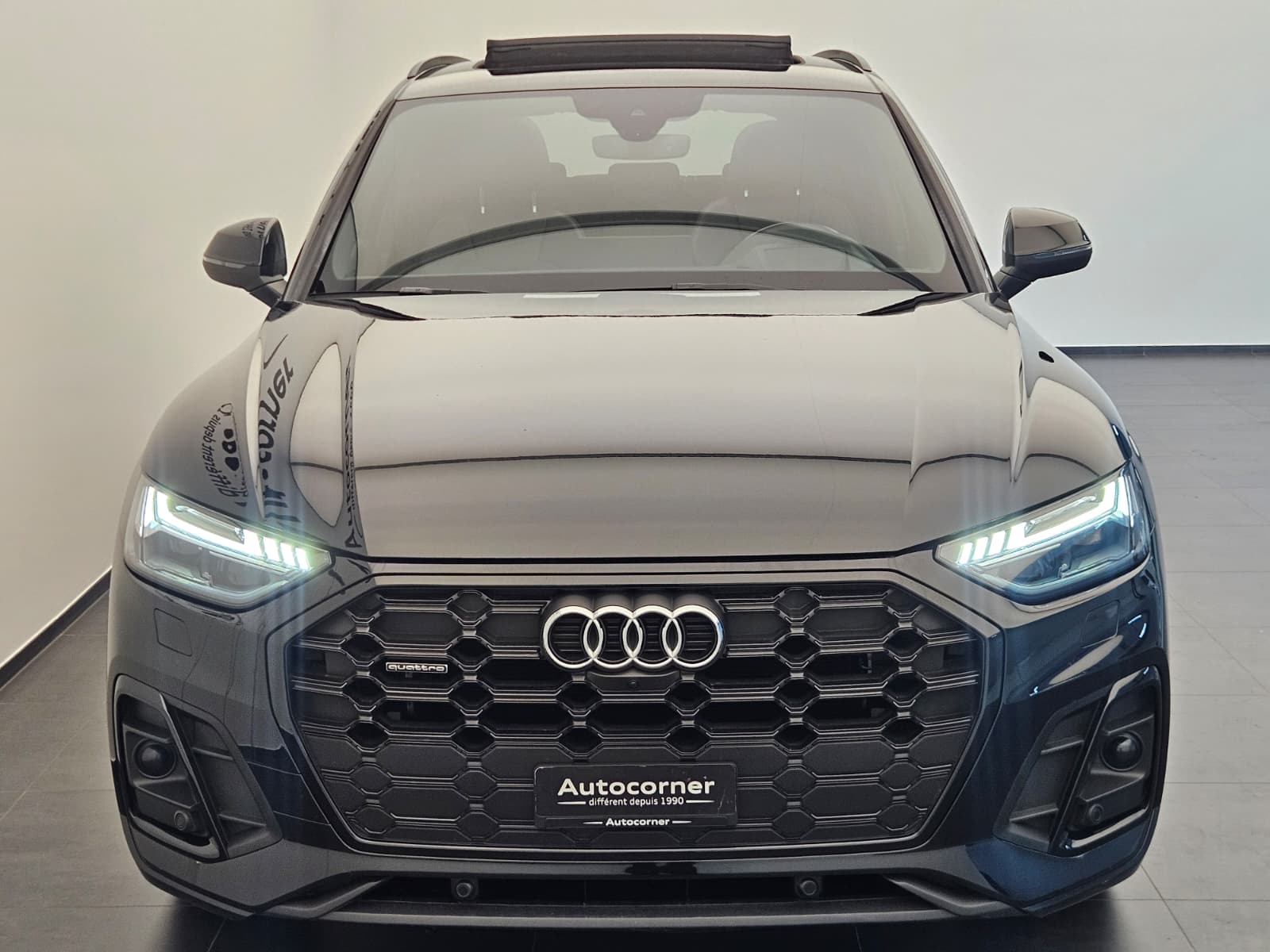 AUDI Q5 40 TDI Black Edition quattro S-tronic-image-3