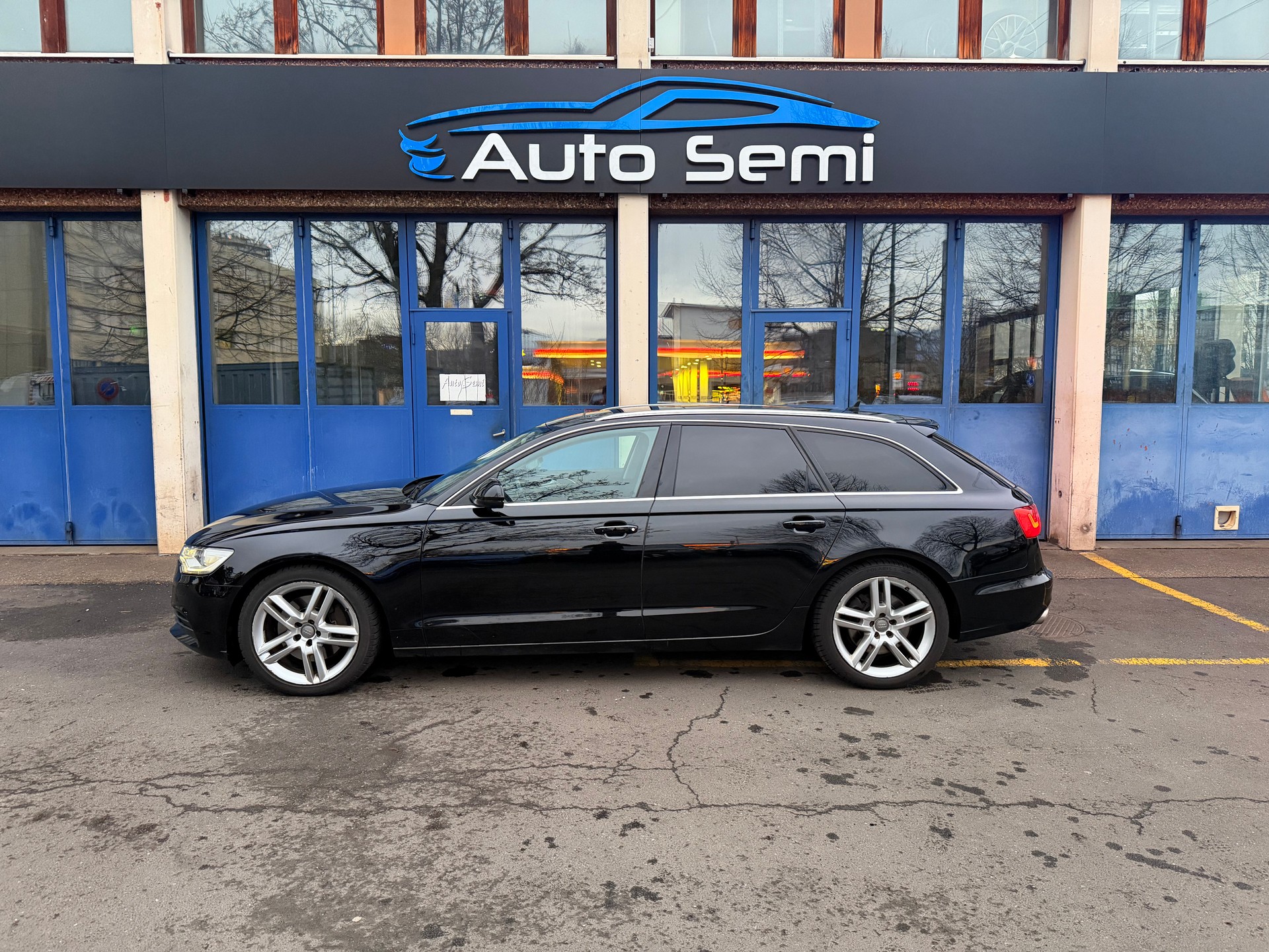 AUDI A6 Avant 3.0 TDI V6 quattro S-tronic-showroom-element-3