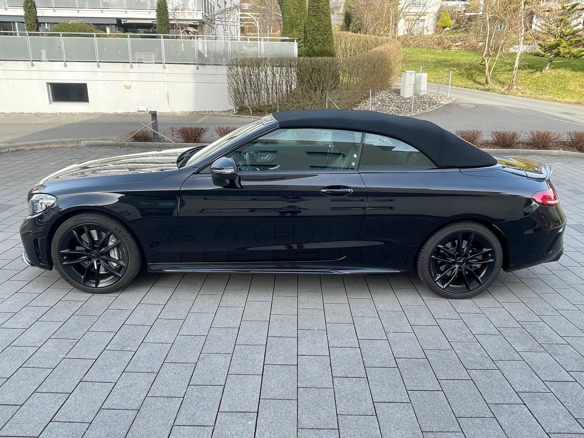 MERCEDES-BENZ C 43 Cabriolet AMG 4Matic 9G-Tronic-image-2