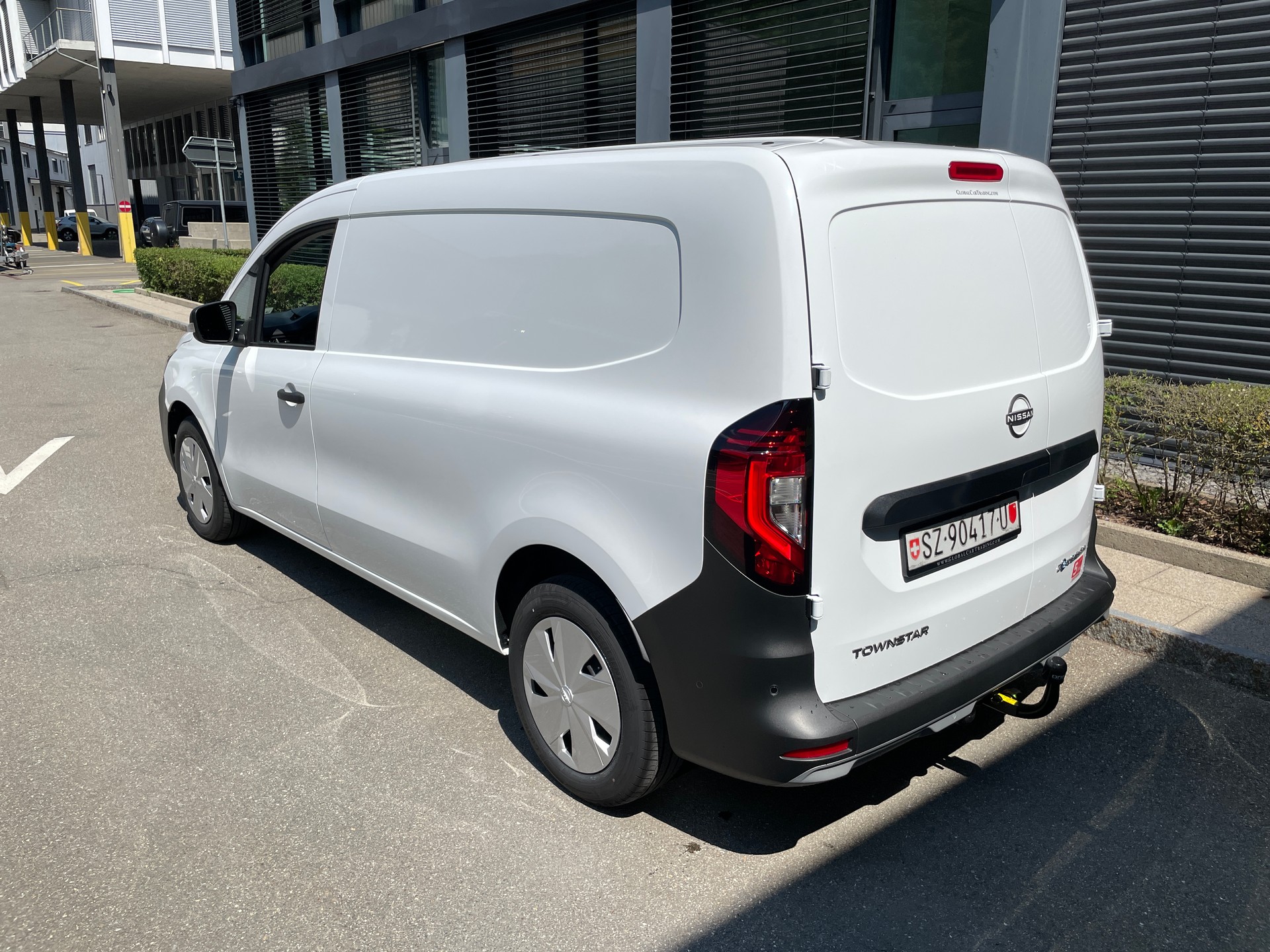 NISSAN Townstar EV45 kWh 22kW L2 Acenta-image-6