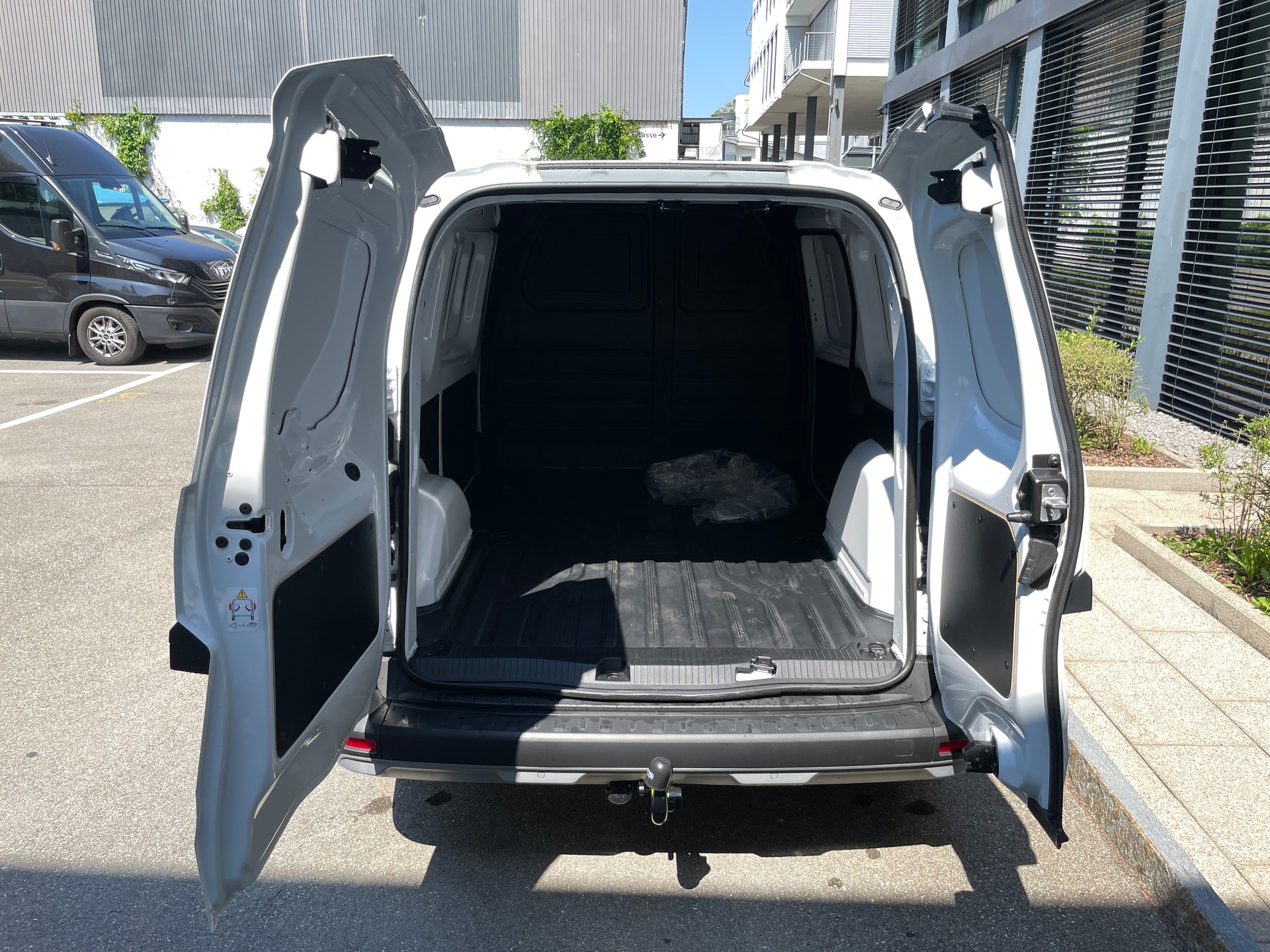 NISSAN Townstar EV45 kWh 22kW L2 Acenta-image-5