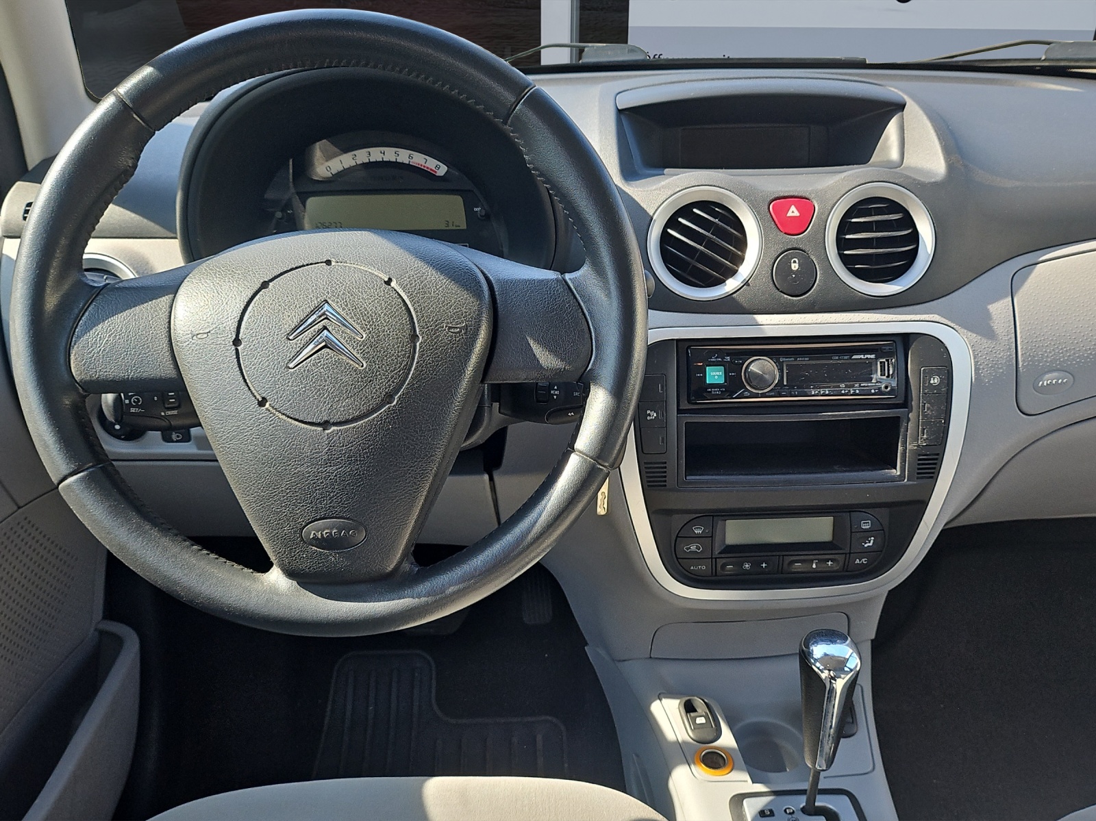 CITROEN C3 1.6i 16V Exclusive-image-9