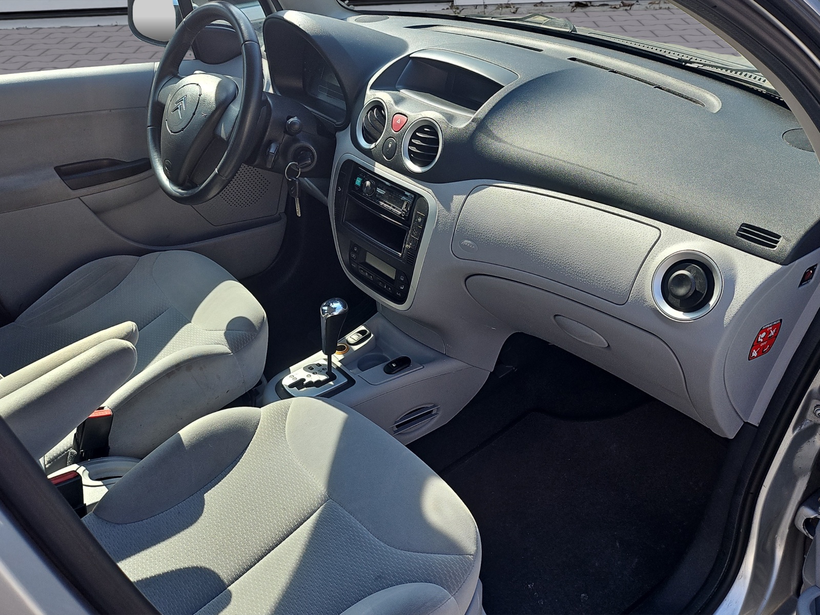 CITROEN C3 1.6i 16V Exclusive-image-12