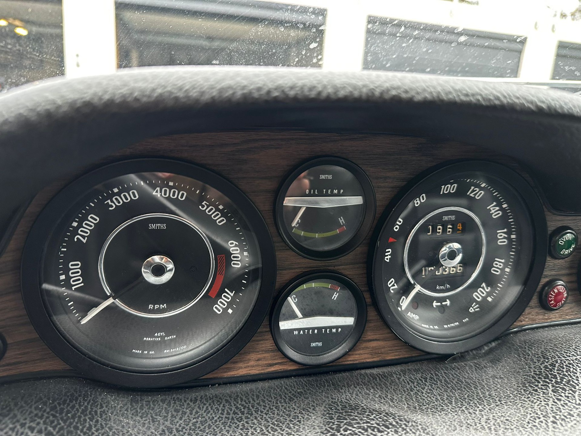 VOLVO P1800 ES-image-8